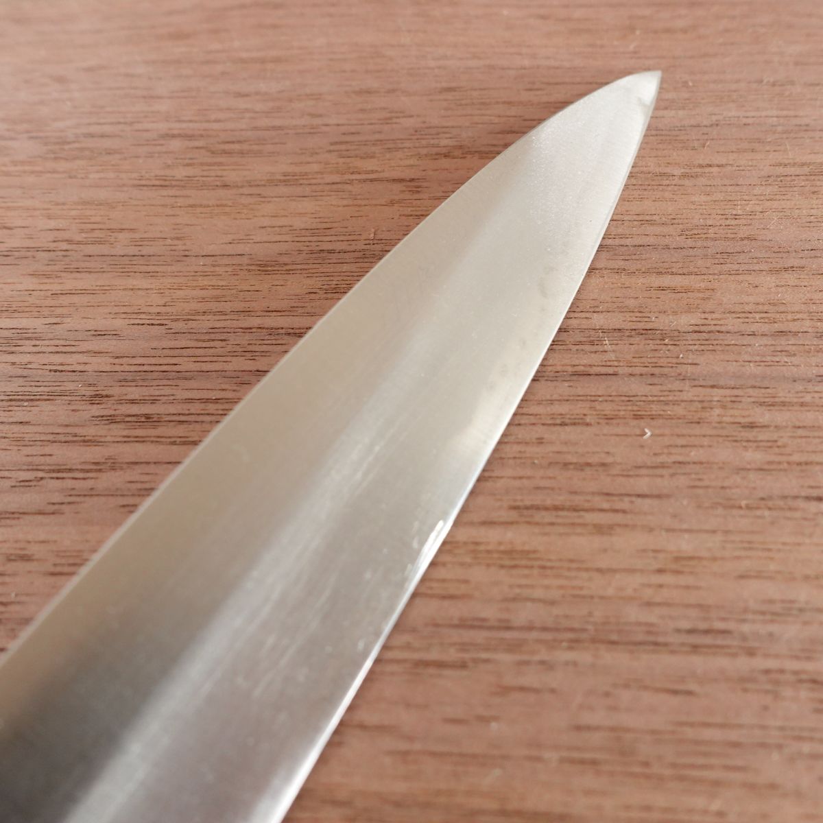 Sakai Kikumori Yanagiba Knife, Sharpened, Water Buffalo Handle, Custom Forged, Sashimi Knife, Nearly Unused, 210mm