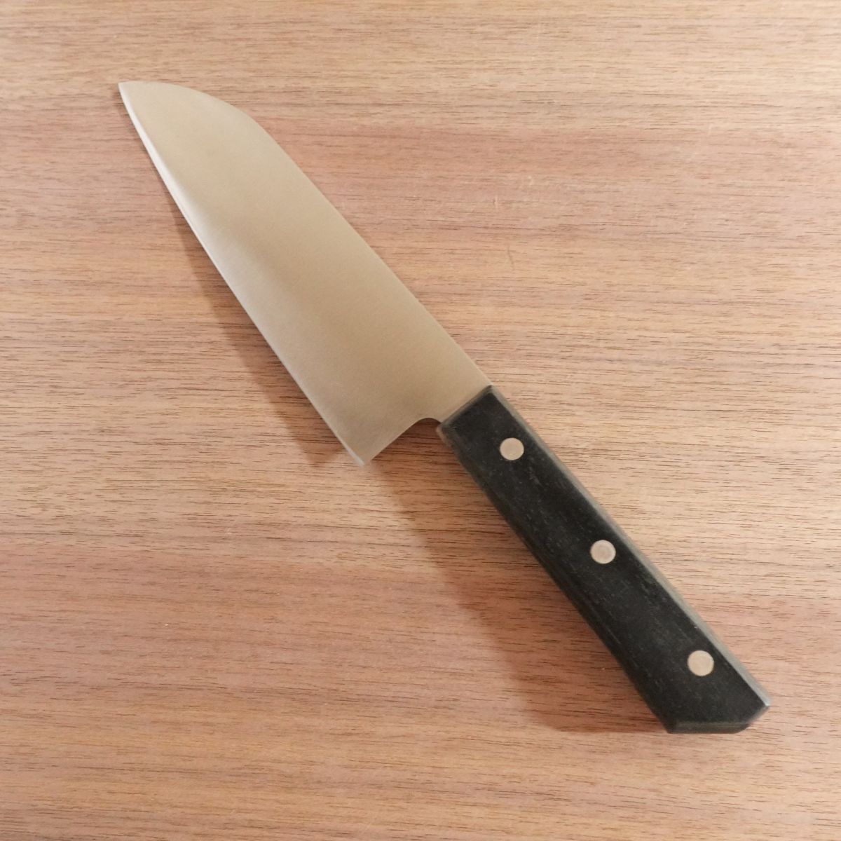 Glestain Santoku Knife, Sharpened, All-Purpose Knife, Dimpled, Slightly Single Bevel, Lightly Used, 170mm