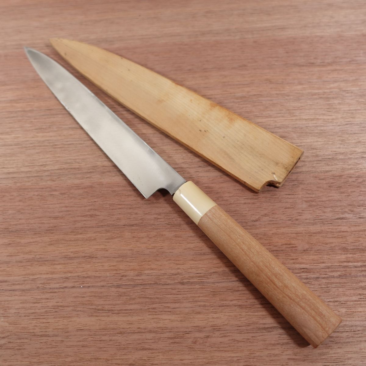 Sakai Toji Yanagiba Knife, Sharpened, Iwakuni, White Water Buffalo Handle, Sashimi Knife, Nearly Unused, Wooden Sheath Included, 240mm