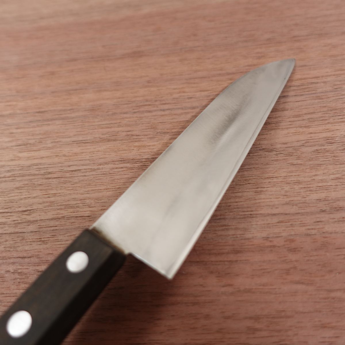 Kanetatsu Ko-Santoku Knife, Sharpened, Laminated Steel, All-Purpose Knife, Wide Petty, 135mm