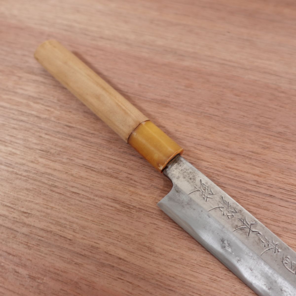 Sakai Kikuhide Yanagiba Knife, Sharpened, Kikuhide Hon-Tanren, White Water Buffalo Handle, Sashimi Knife, Stored Item, 210mm