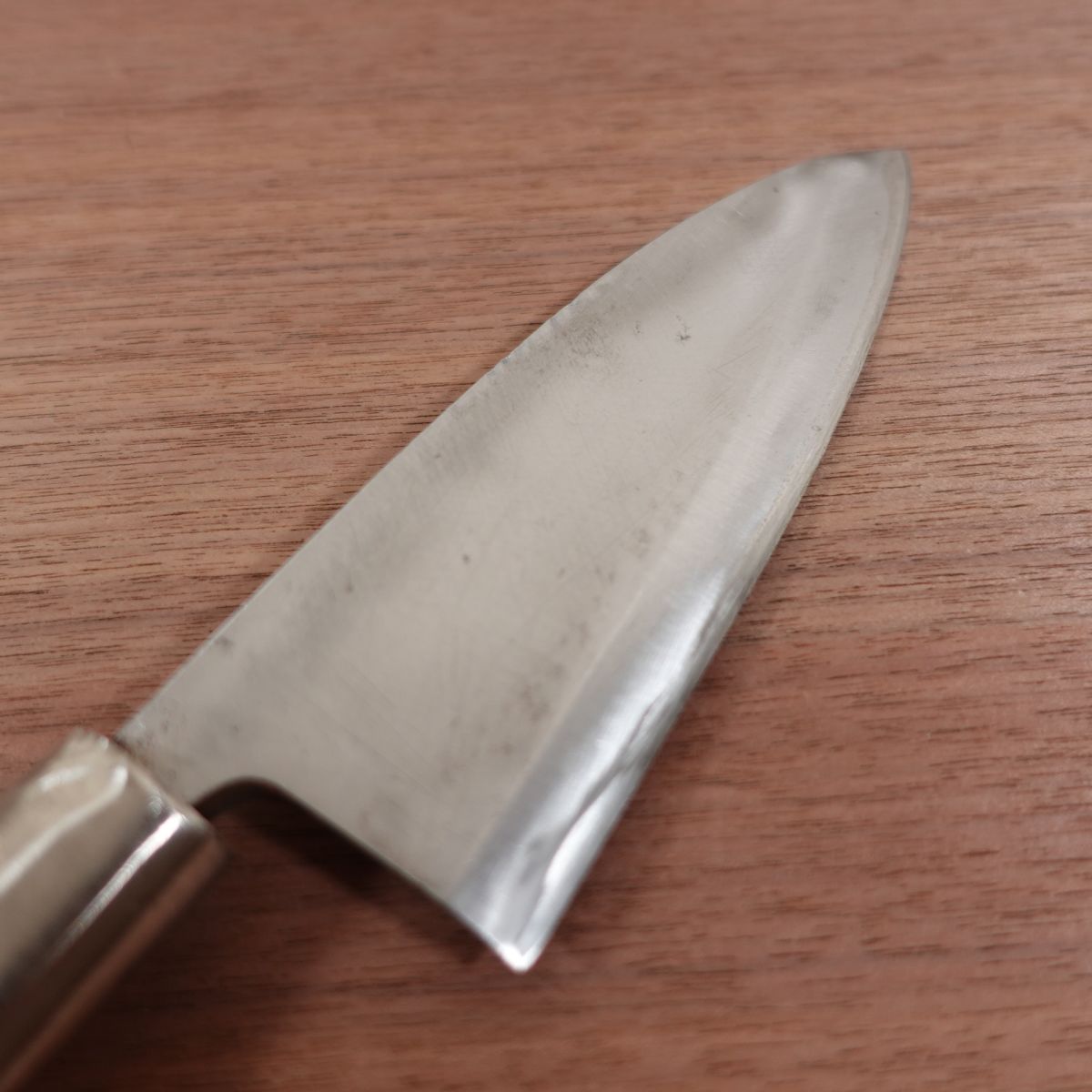 Sakai Masashige Deba Knife, Sharpened, Lightly Used, Sticker Attached, Spine Scratches, Small Handle Crack, 150mm