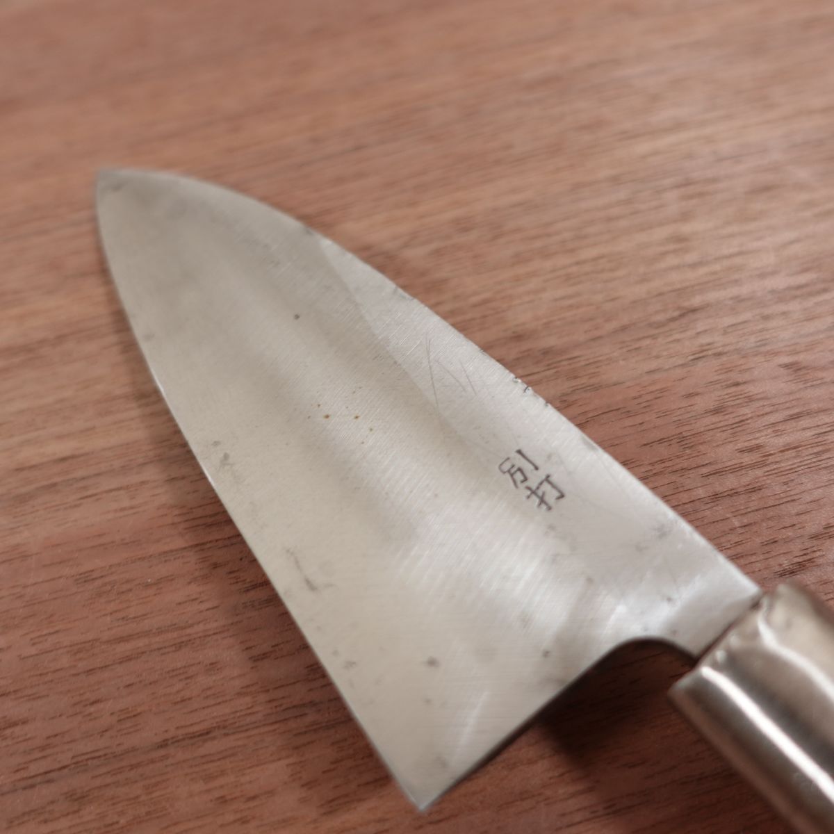 Sakai Masashige Deba Knife, Sharpened, Lightly Used, Sticker Attached, Spine Scratches, Small Handle Crack, 150mm