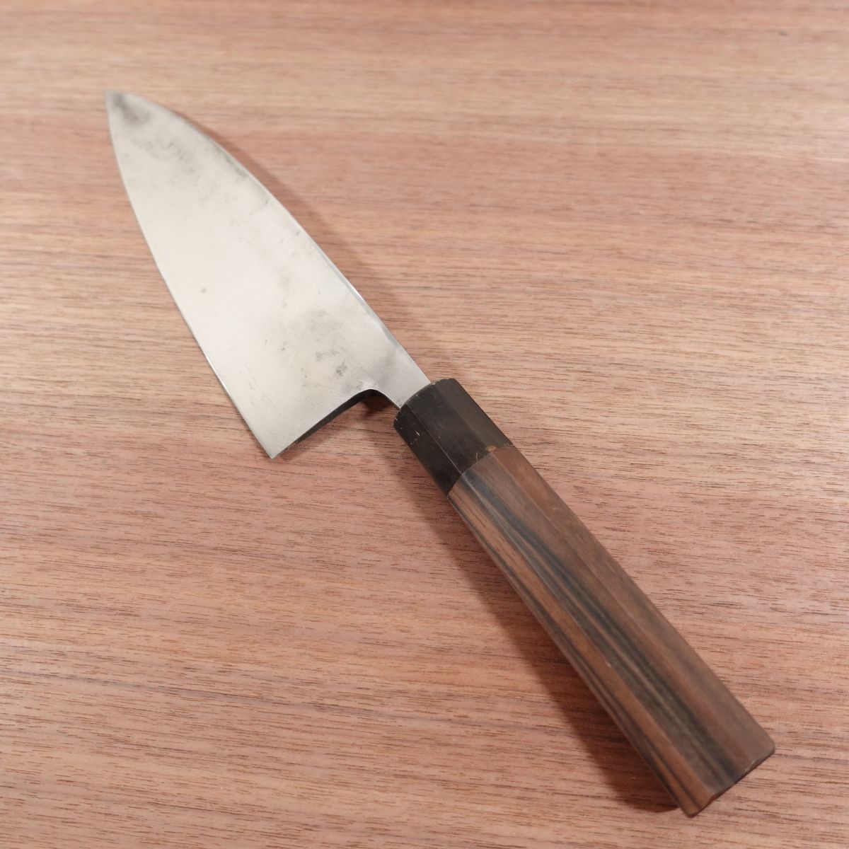 Minamoto Izumimasa Large Deba Knife, Sharpened, Octagonal Water Buffalo Handle, Carbon Steel, 220mm