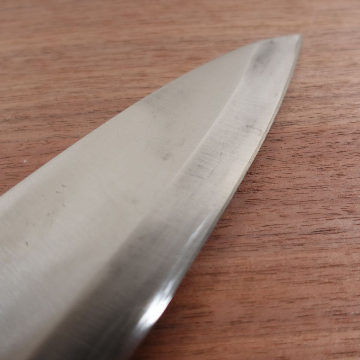 Minamoto Izumimasa Large Deba Knife, Sharpened, Octagonal Water Buffalo Handle, Carbon Steel, 220mm