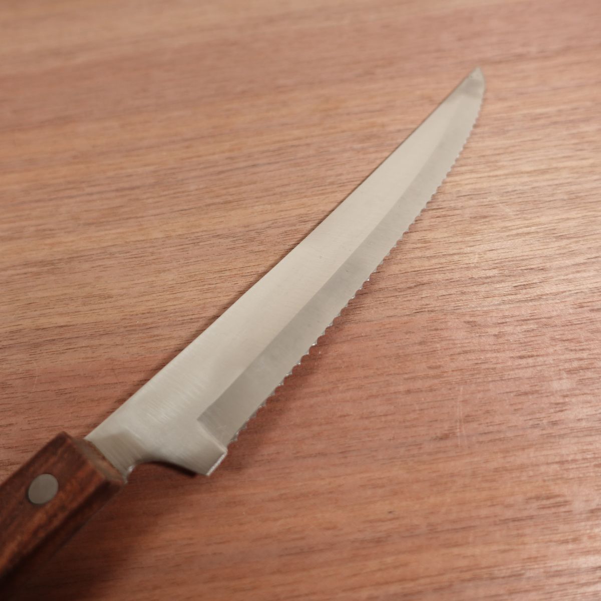 Japan Sword Bread Knife, Serrated Edge, Ham Slicer, Stainless Steel, Unique Handle, 165mm