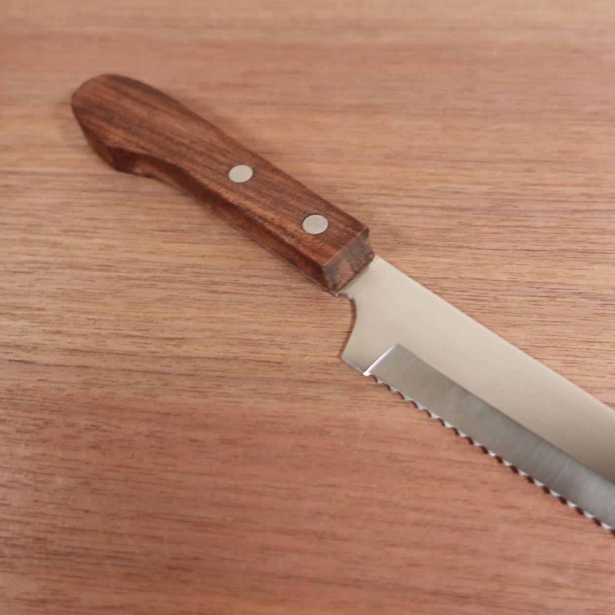 Japan Sword Bread Knife, Serrated Edge, Ham Slicer, Stainless Steel, Unique Handle, 165mm