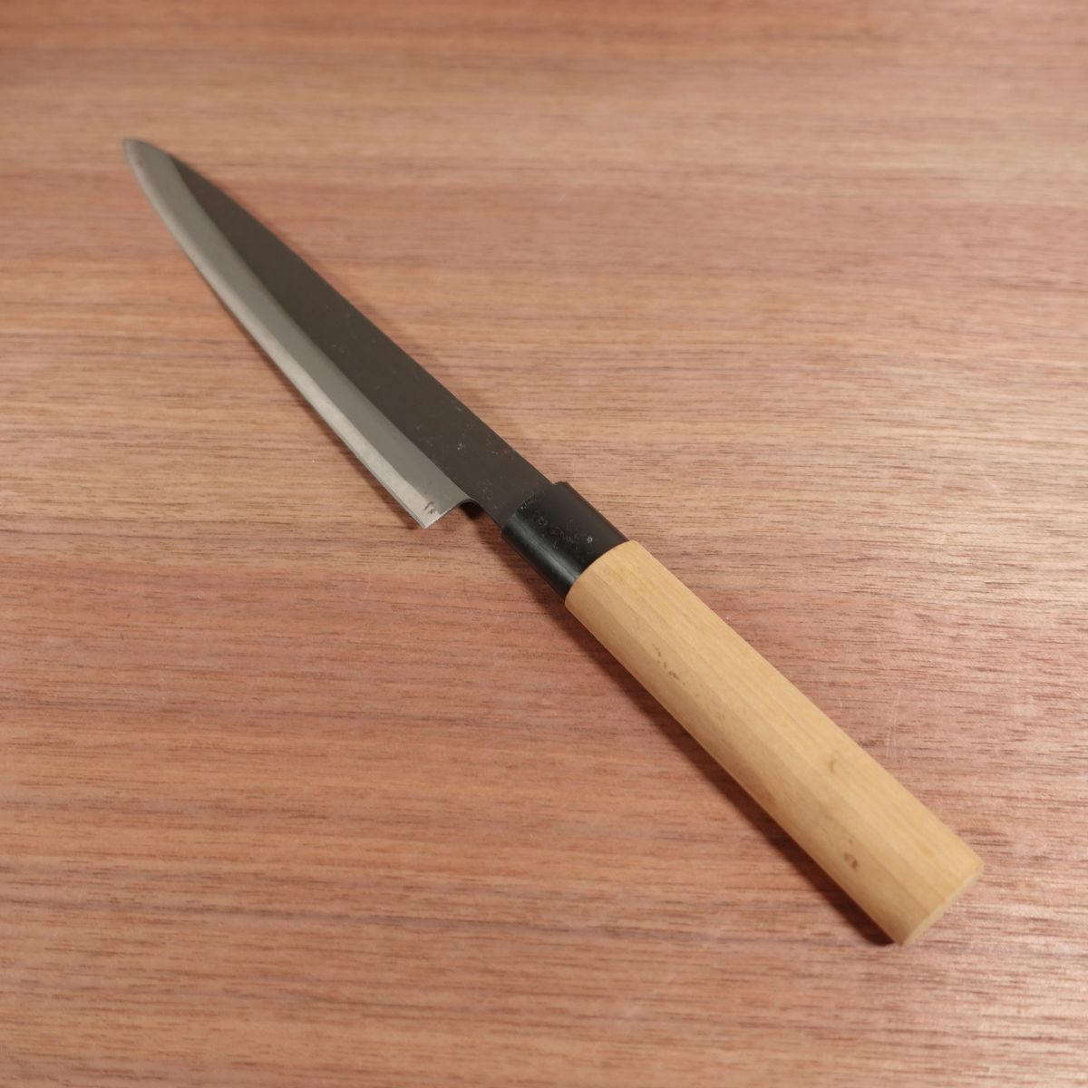 Yushun Yanagiba Knife, Sharpened, Double Bevel, Kurouchi Finish, Thin Blade, Sashimi Knife, Excellent Condition, 220mm