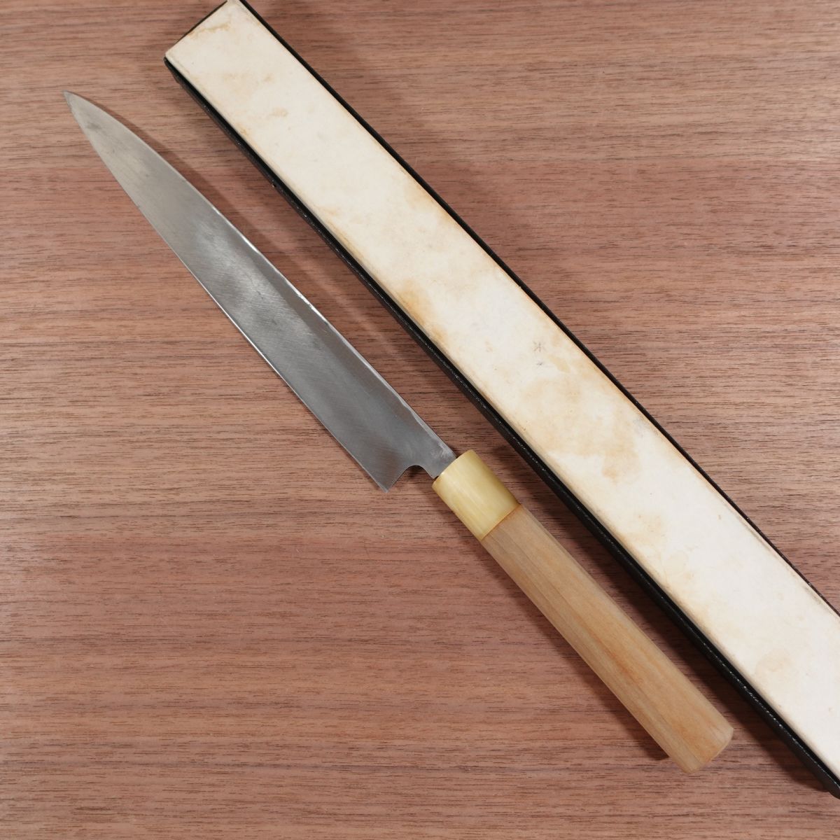 Yoshihide Yanagiba Knife, Sharpened, White Water Buffalo Handle, Tosa Yoshihide Special, Carbon Steel, Boxed, Excellent Condition, 240mm
