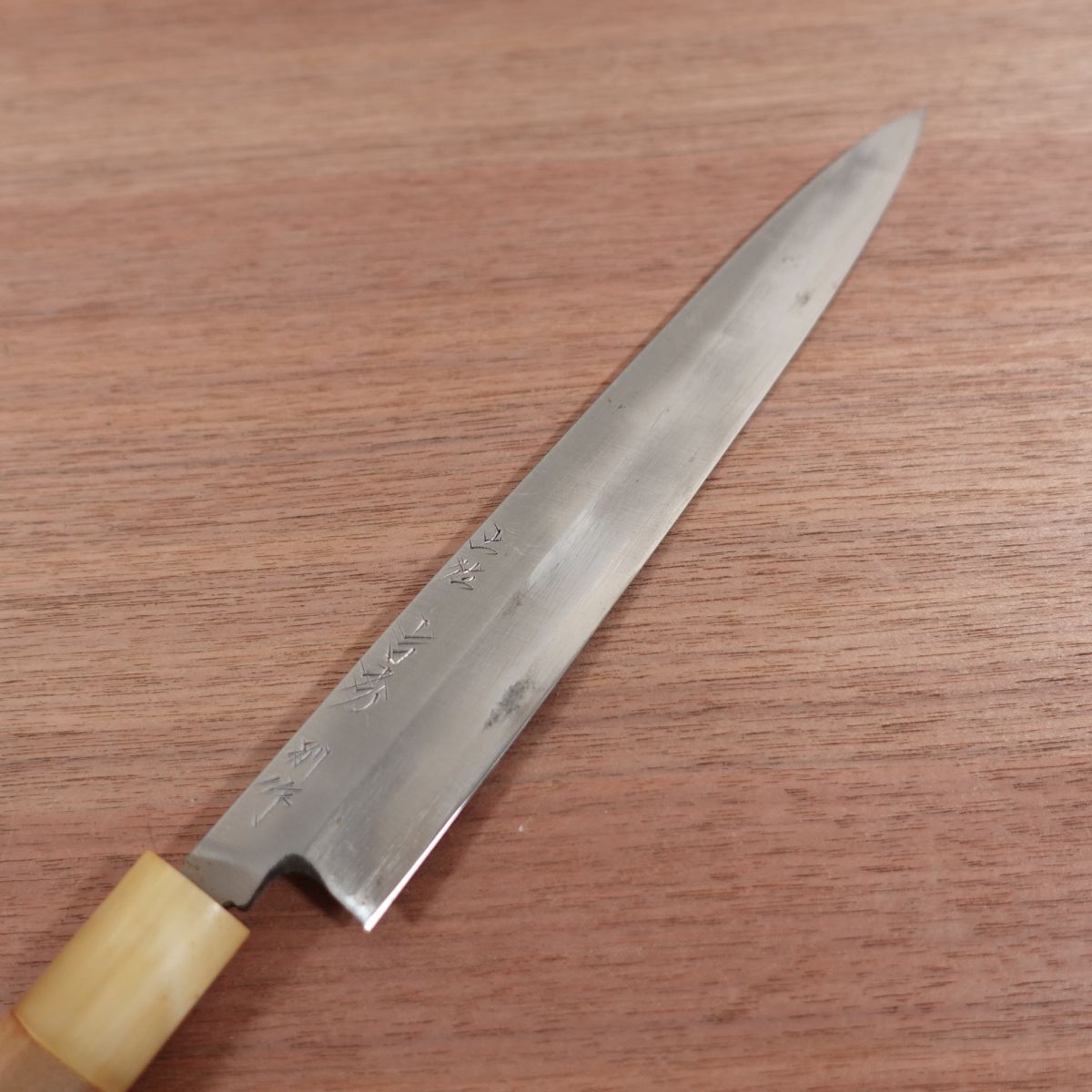 Yoshihide Yanagiba Knife, Sharpened, White Water Buffalo Handle, Tosa Yoshihide Special, Carbon Steel, Boxed, Excellent Condition, 240mm