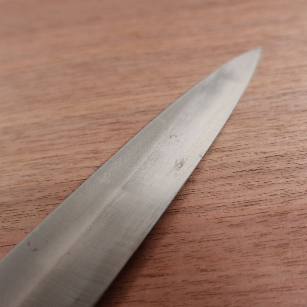 Yoshihide Yanagiba Knife, Sharpened, White Water Buffalo Handle, Tosa Yoshihide Special, Carbon Steel, Boxed, Excellent Condition, 240mm