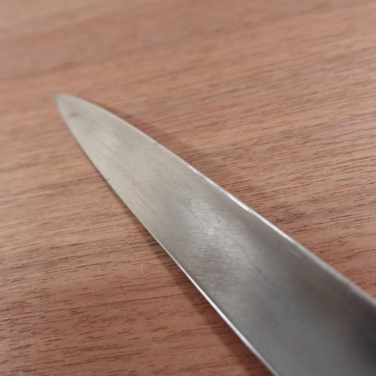Yoshihide Yanagiba Knife, Sharpened, White Water Buffalo Handle, Tosa Yoshihide Special, Carbon Steel, Boxed, Excellent Condition, 240mm