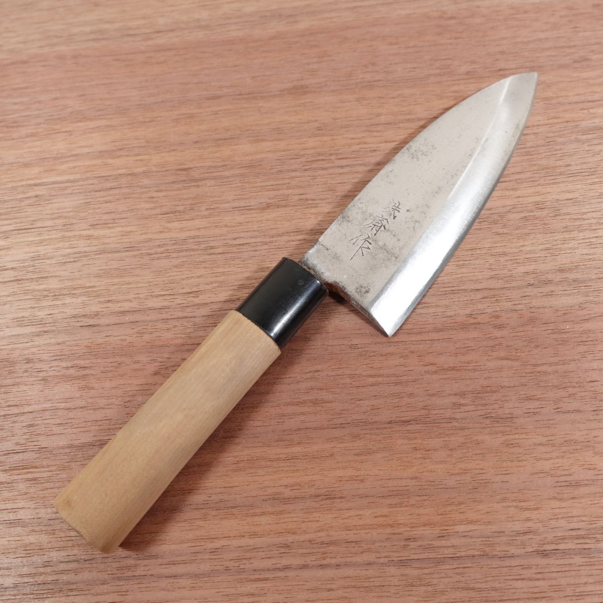 Couteau Tessai Ko-Deba, aiguisé, fabriqué par Tessai, acier au carbone, biseau unique, 140mm