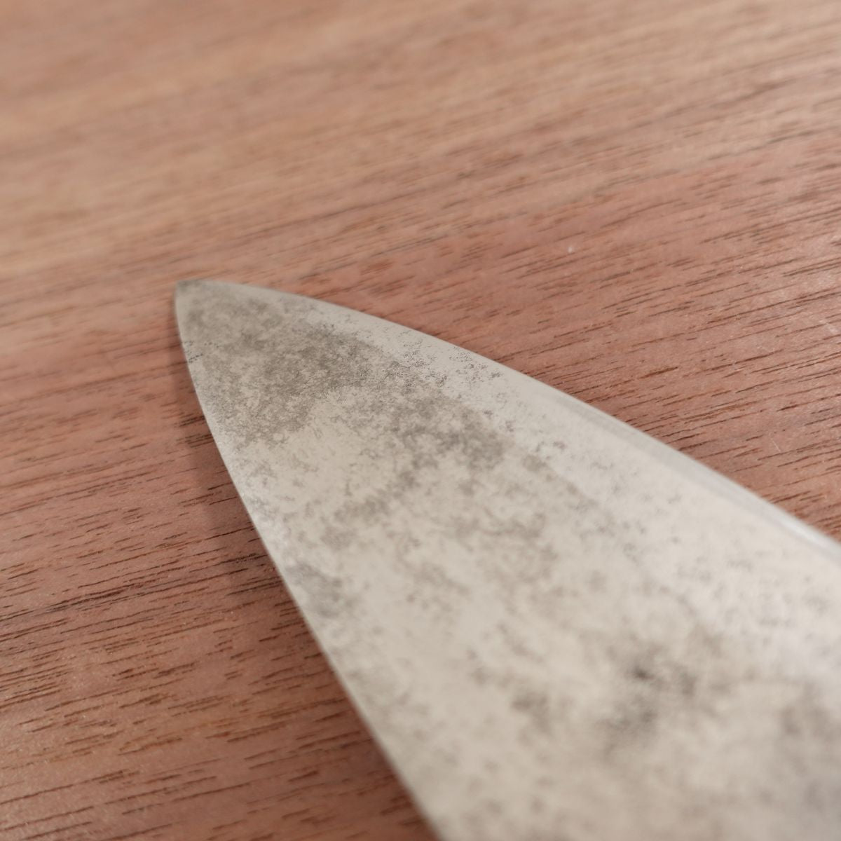 Couteau Tessai Ko-Deba, aiguisé, fabriqué par Tessai, acier au carbone, biseau unique, 140mm