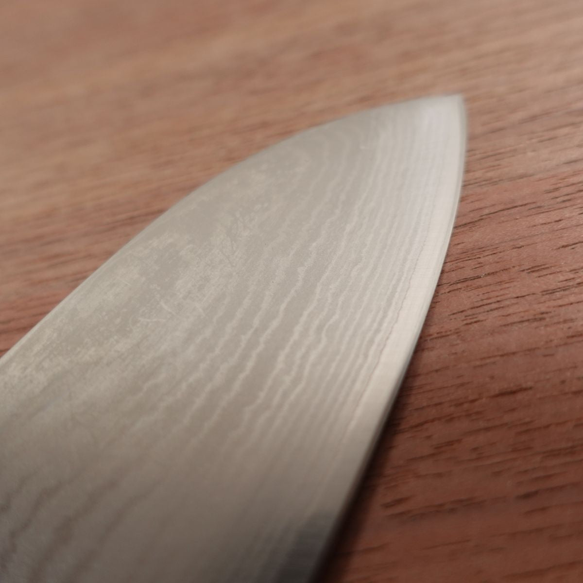 Couteau Santoku Shun, aiguisé, Damas, couteau de cuisine toutes fonctions, KAI DM0702, 175mm