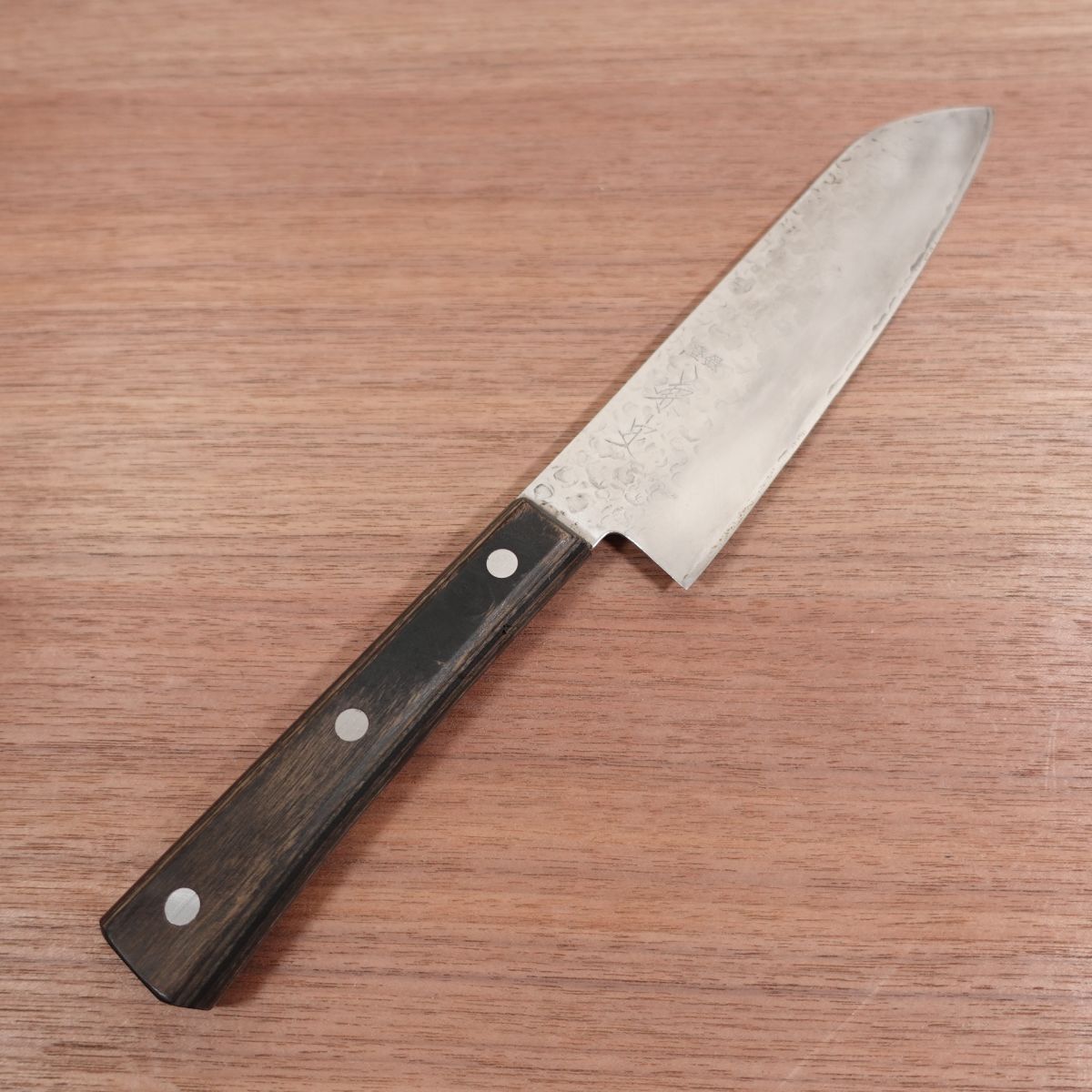 Kanesada Santoku Knife, Sharpened, Unsui, Tsuchime Finish, Hon-Warikomi, 170mm