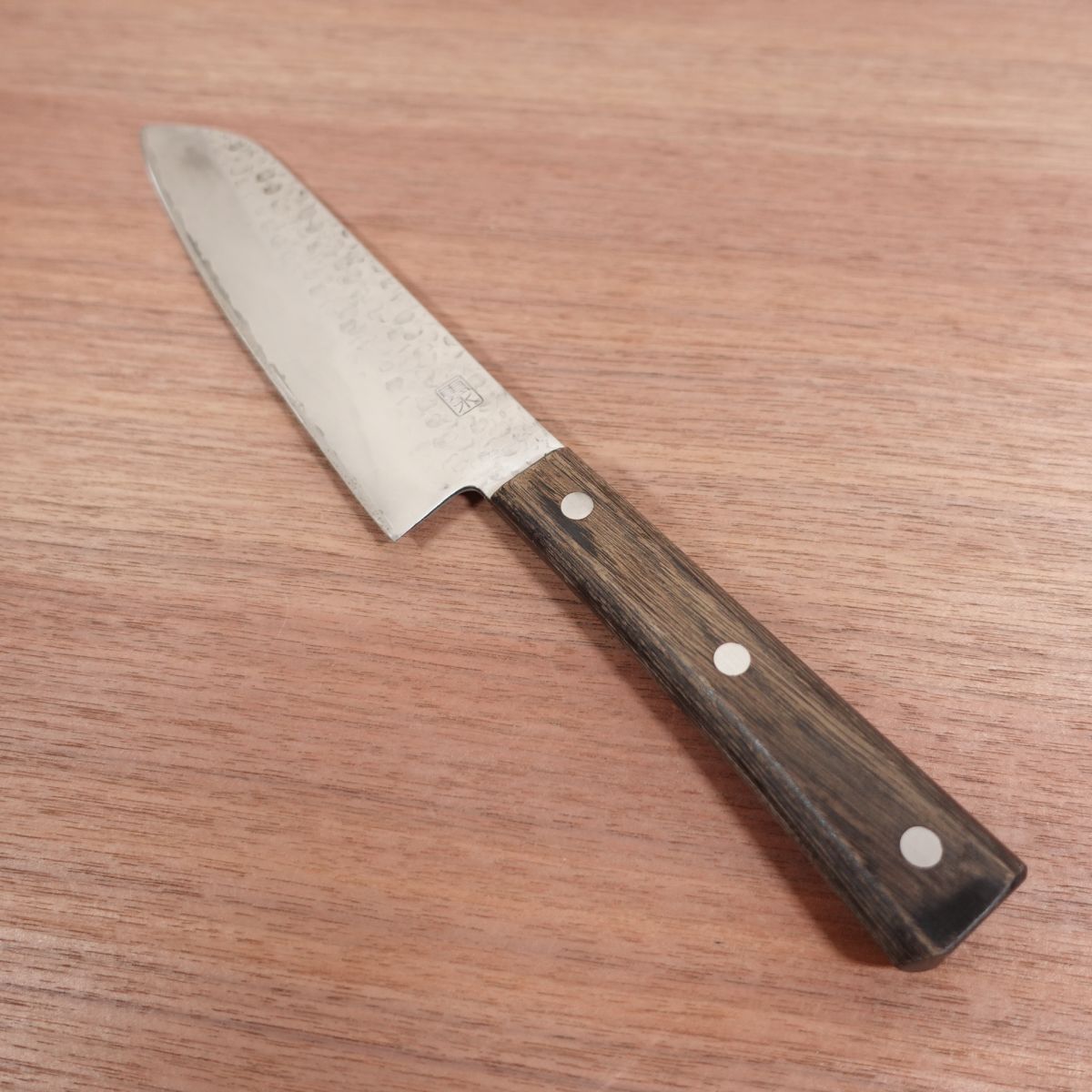 Kanesada Santoku Knife, Sharpened, Unsui, Tsuchime Finish, Hon-Warikomi, 170mm