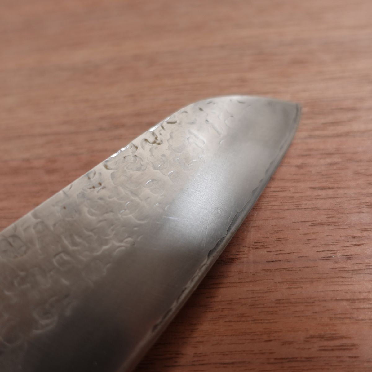 Kanesada Santoku Knife, Sharpened, Unsui, Tsuchime Finish, Hon-Warikomi, 170mm