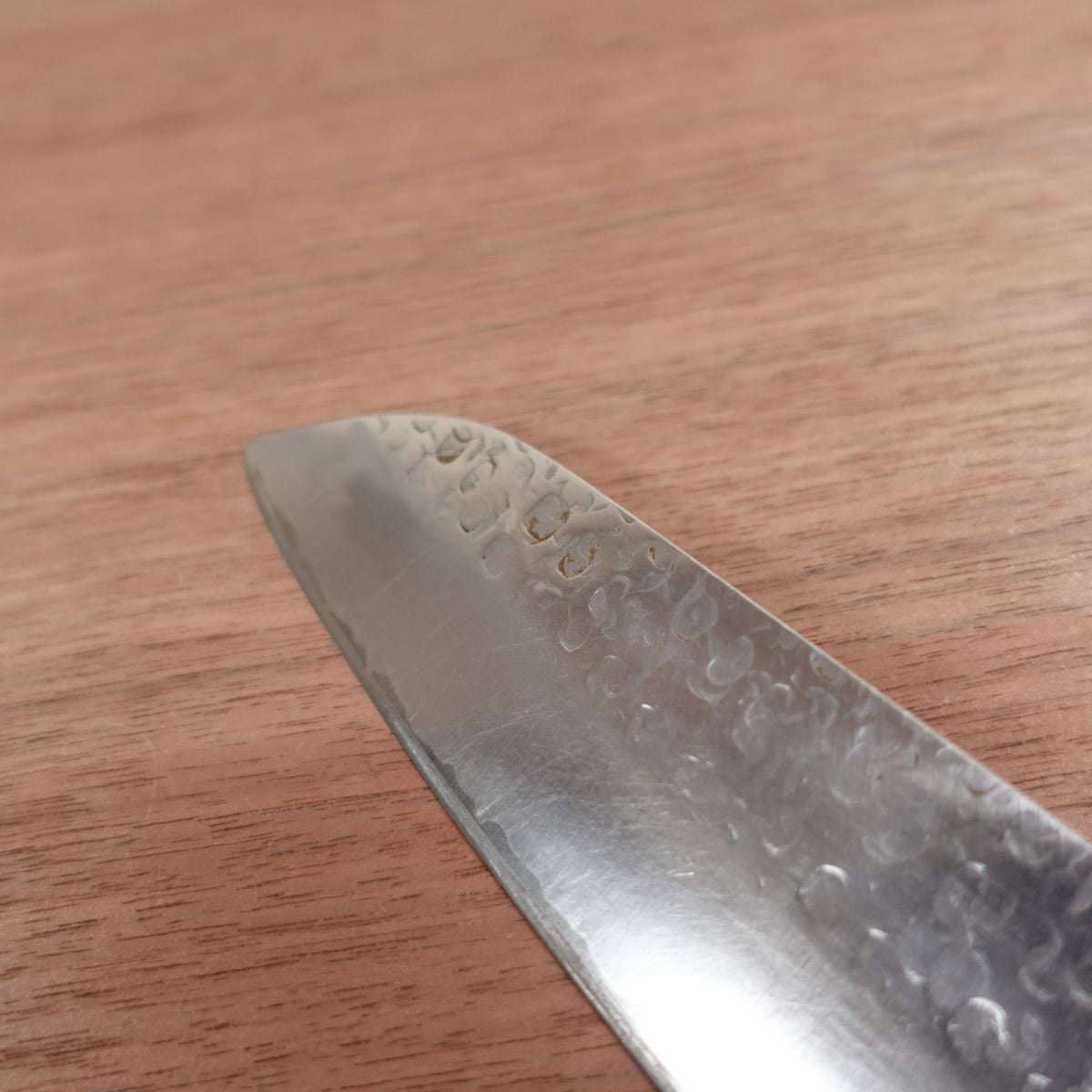 Kanesada Santoku Knife, Sharpened, Unsui, Tsuchime Finish, Hon-Warikomi, 170mm