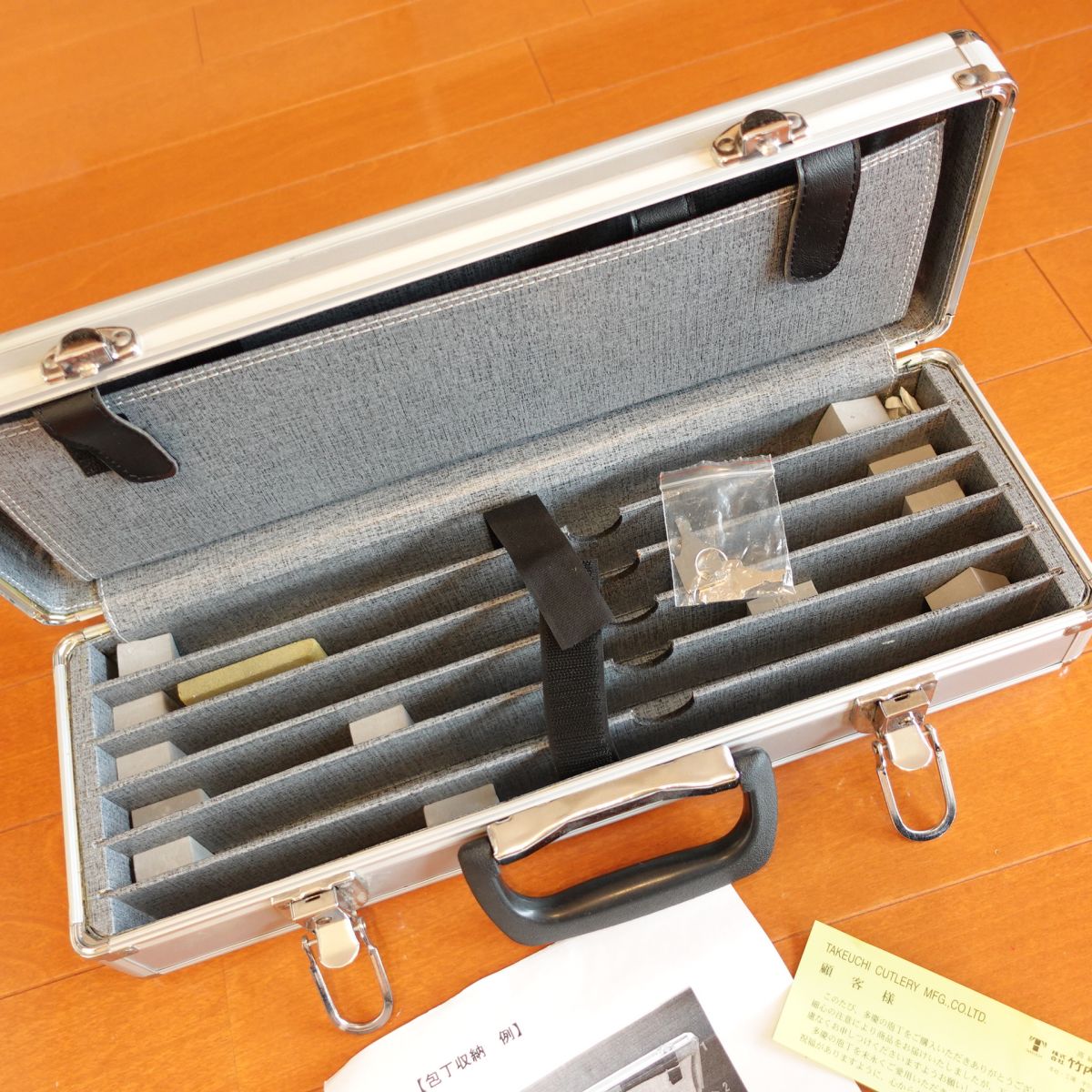 Takeuchi Hamono Seisakusho Messerkoffer, Silberner Aktenkoffer, Messer-Aufbewahrungskoffer, Tasche, Schloss inklusive
