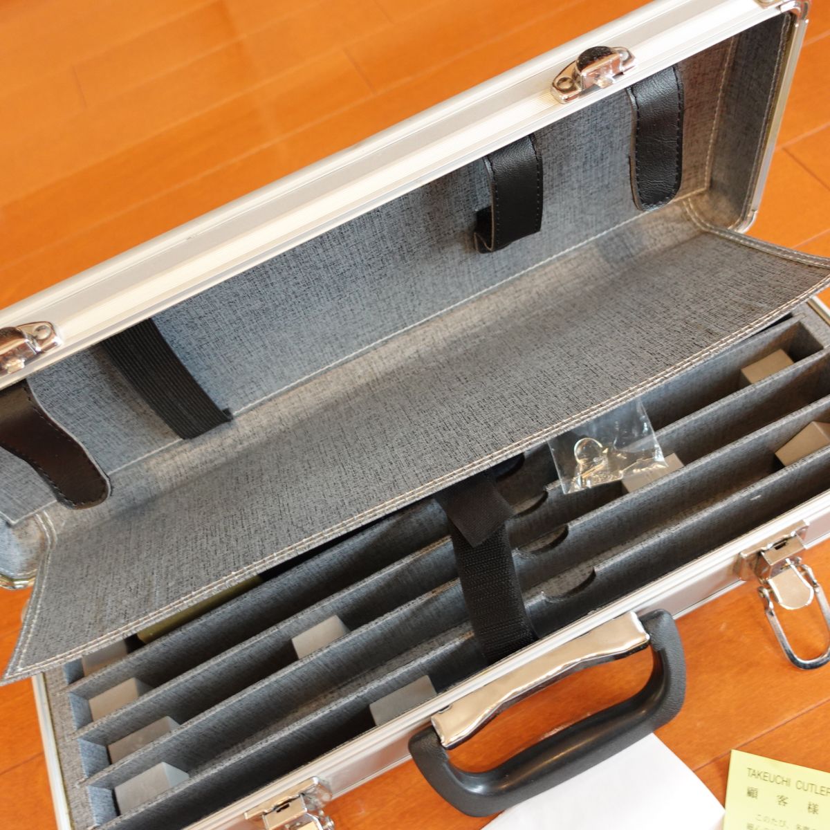 Takeuchi Hamono Seisakusho Messerkoffer, Silberner Aktenkoffer, Messer-Aufbewahrungskoffer, Tasche, Schloss inklusive
