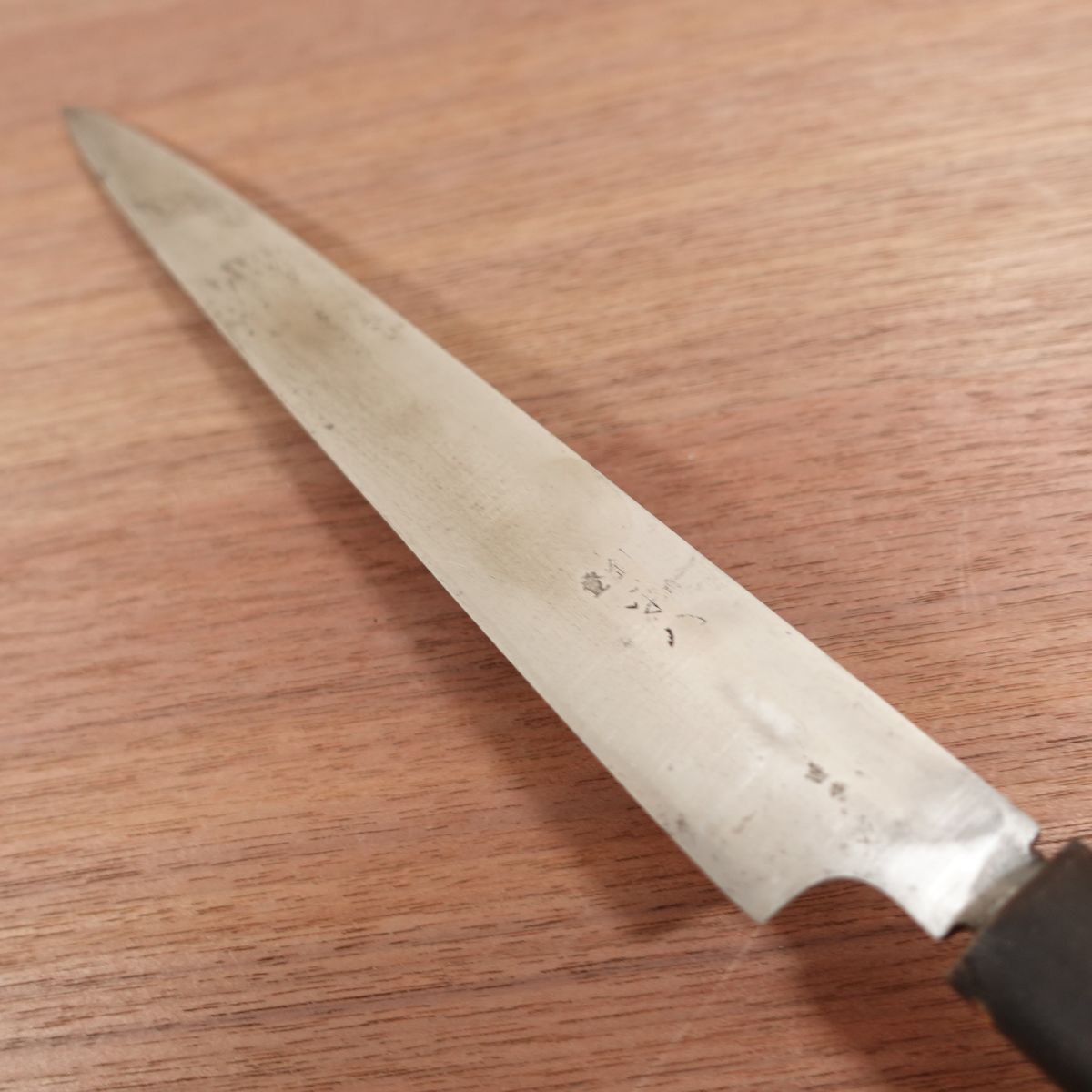 Heihachi Yanagiba Knife, Sharpened, Water Buffalo Handle, Fuguhiki Knife, Sashimi Knife, Carbon Steel, Single Bevel, 255mm