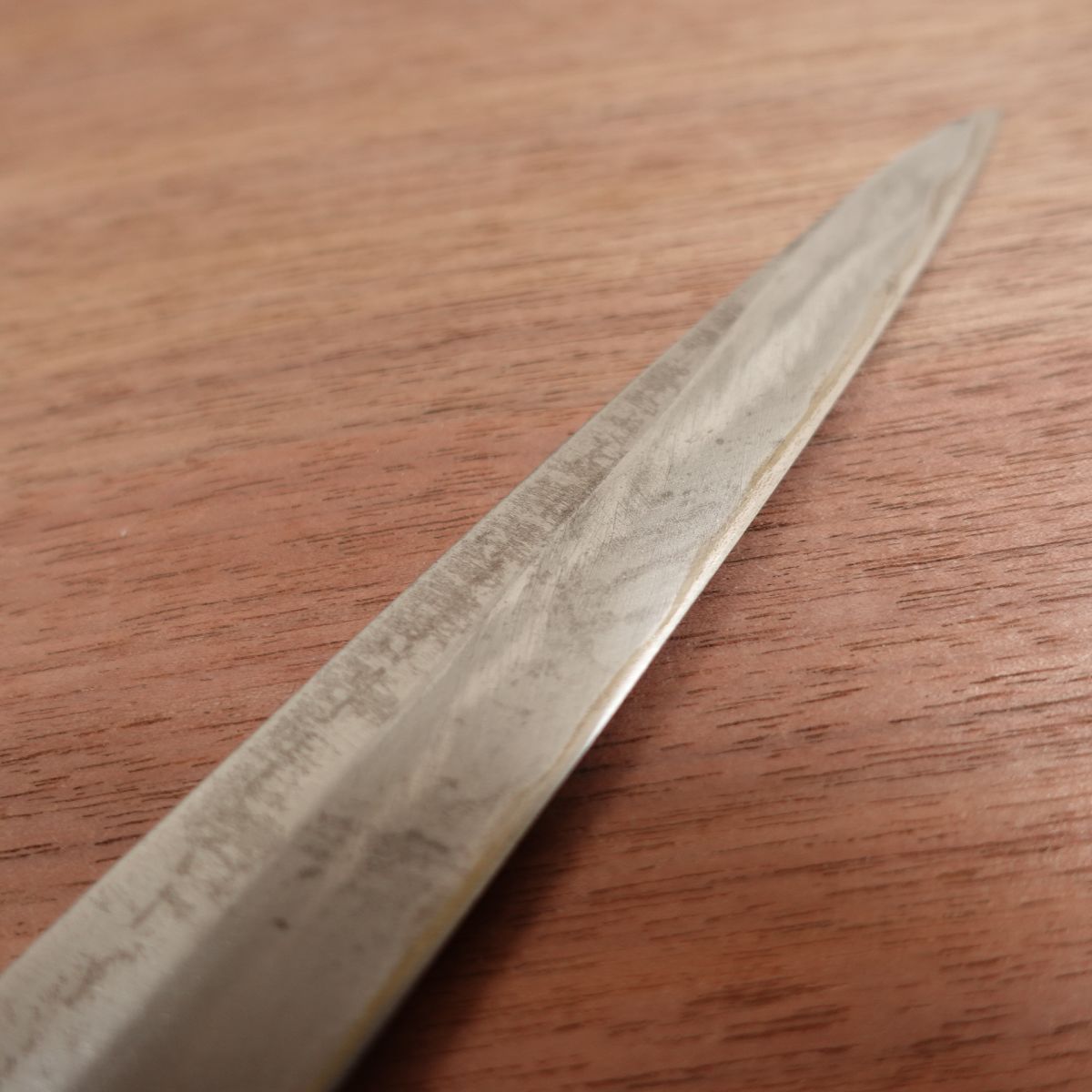 Heihachi Yanagiba Knife, Sharpened, Water Buffalo Handle, Fuguhiki Knife, Sashimi Knife, Carbon Steel, Single Bevel, 255mm