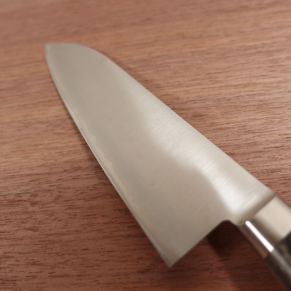 Kunishige Santoku Knife, Sharpened, GOLD, Hon-Warikomi DP, Unused Stored Item, Boxed, 170mm