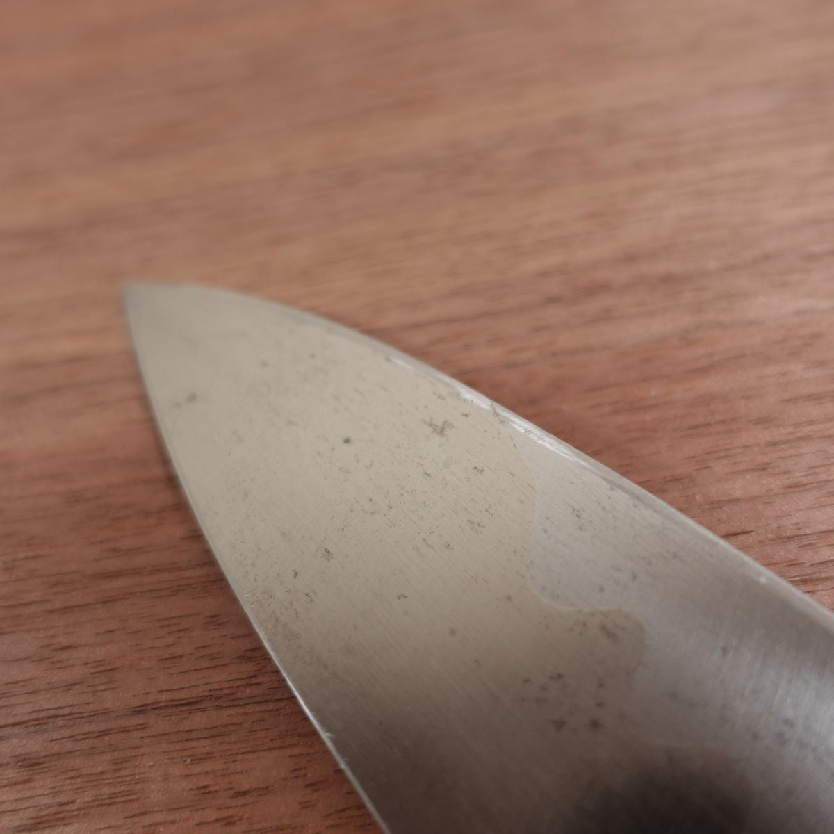Minamoto Izumimasa Deba Knife, Sharpened, Blue Steel, Octagonal Water Buffalo Handle, Pattern-Forged, Aogami Steel, 155mm
