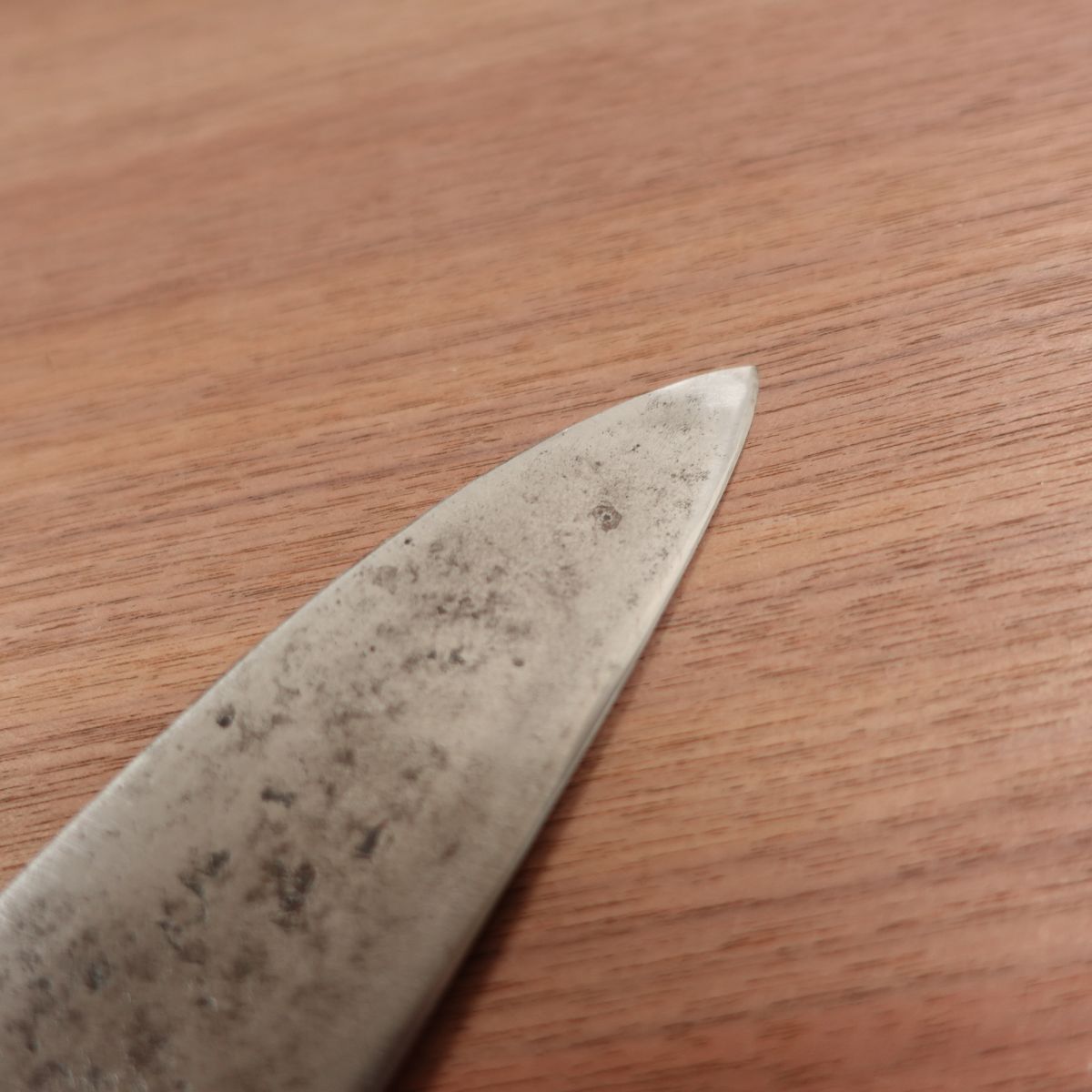 Kikukuni Hand-Forged Wa-Santoku Knife, Sharpened, Japanese Handle, All-Purpose Knife, 140mm