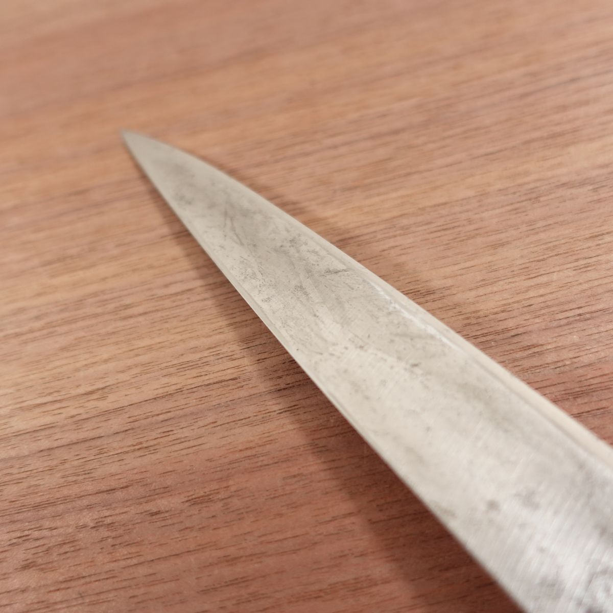 Sakai Kikuhide Yanagiba Knife, Sharpened, Kikuhide Hon-Tanren, Water Buffalo Handle, Sashimi Knife, Carbon Steel, 205mm