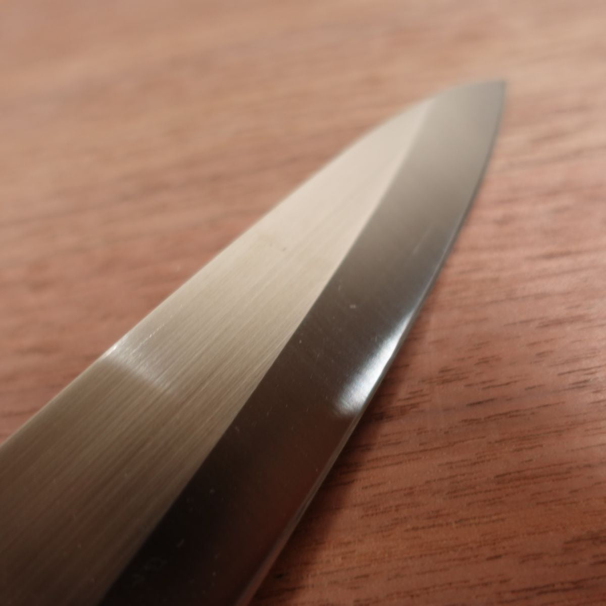 Seki Magoroku Single-Bevel Gyuto Knife, Sharpened, MOV4000, Stainless Steel, Thin Deba Knife, Also Suitable as Sashimi Knife, All-Purpose Knife, Unused Stored Item, Rare, 180mm
