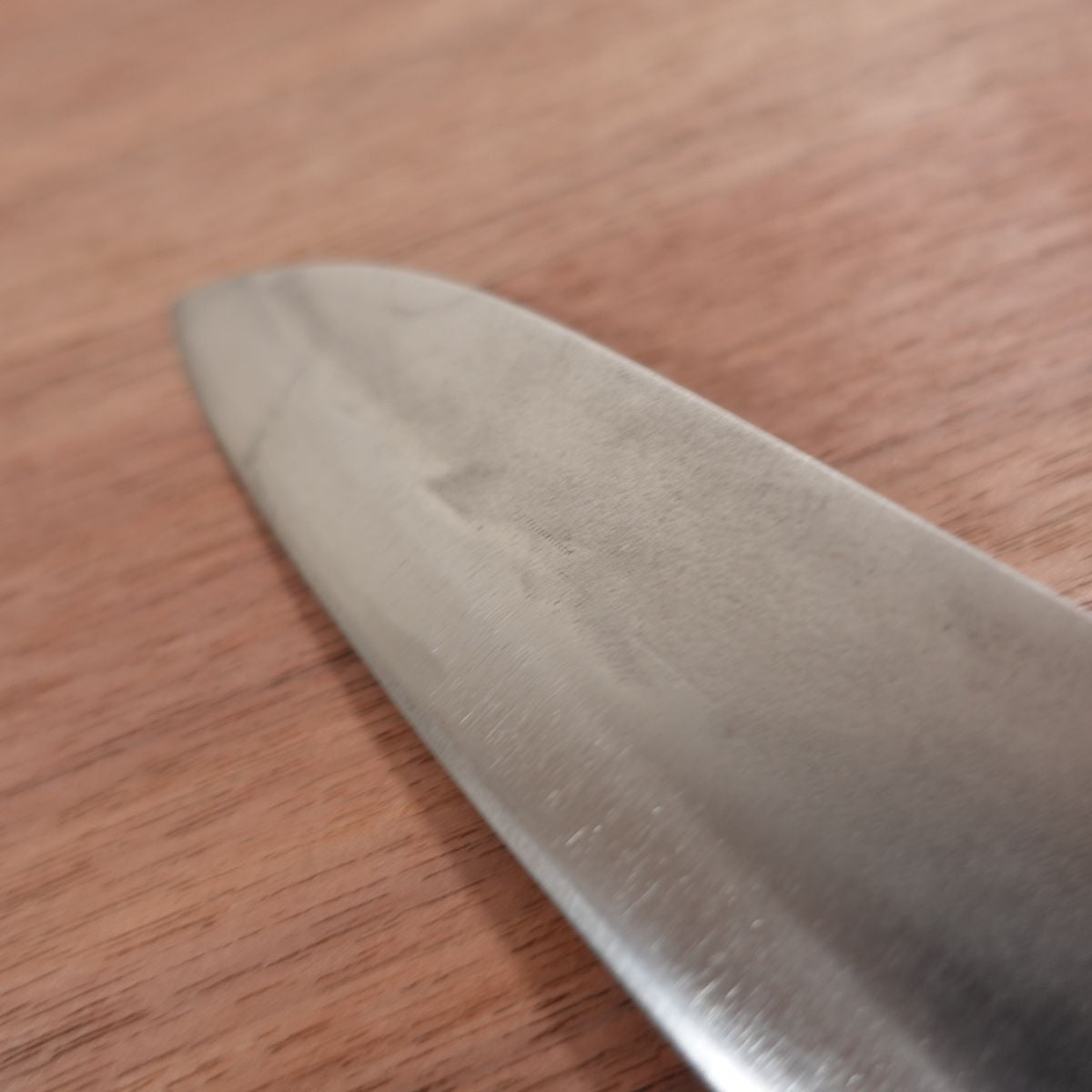 Minamoto Kozaburo Santoku Knife, Sharpened, Honmei, Nashiji Finish, Hon-Warikomi, Saijo, 165mm