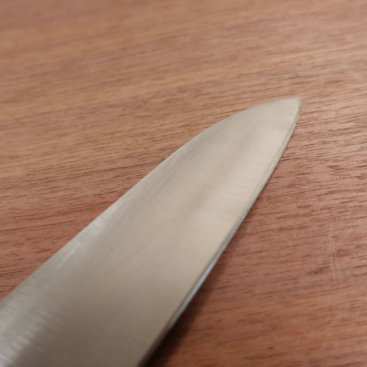 Sakusaku Gyuto Knife, Sharpened, Hon-Warikomi, DP Processed, All-Purpose Knife, 180mm