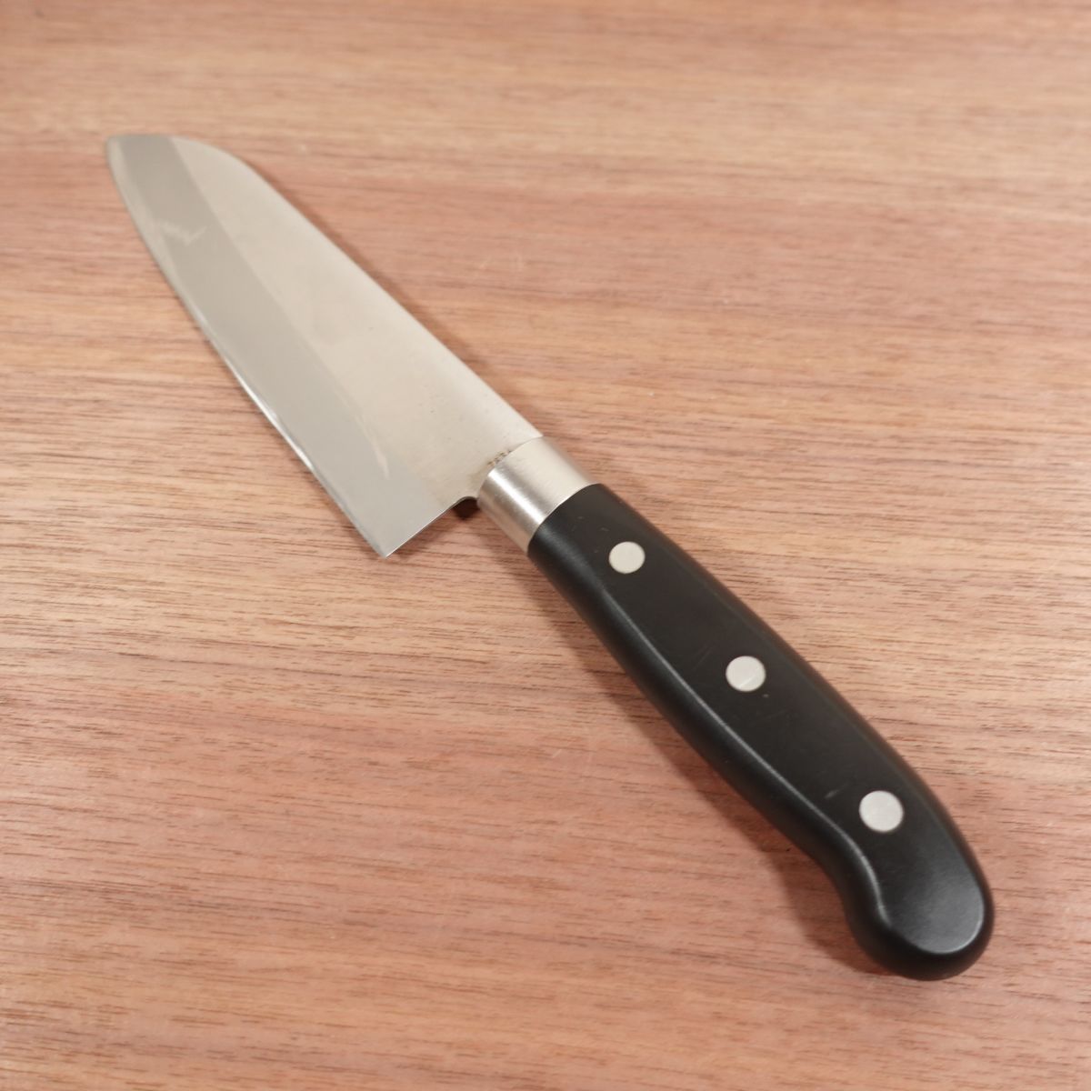 Takumi Santoku Knife, Sharpened, Tsubame-Sanjo, Molybdenum Vanadium Stainless Steel, All-Purpose Knife, 165mm