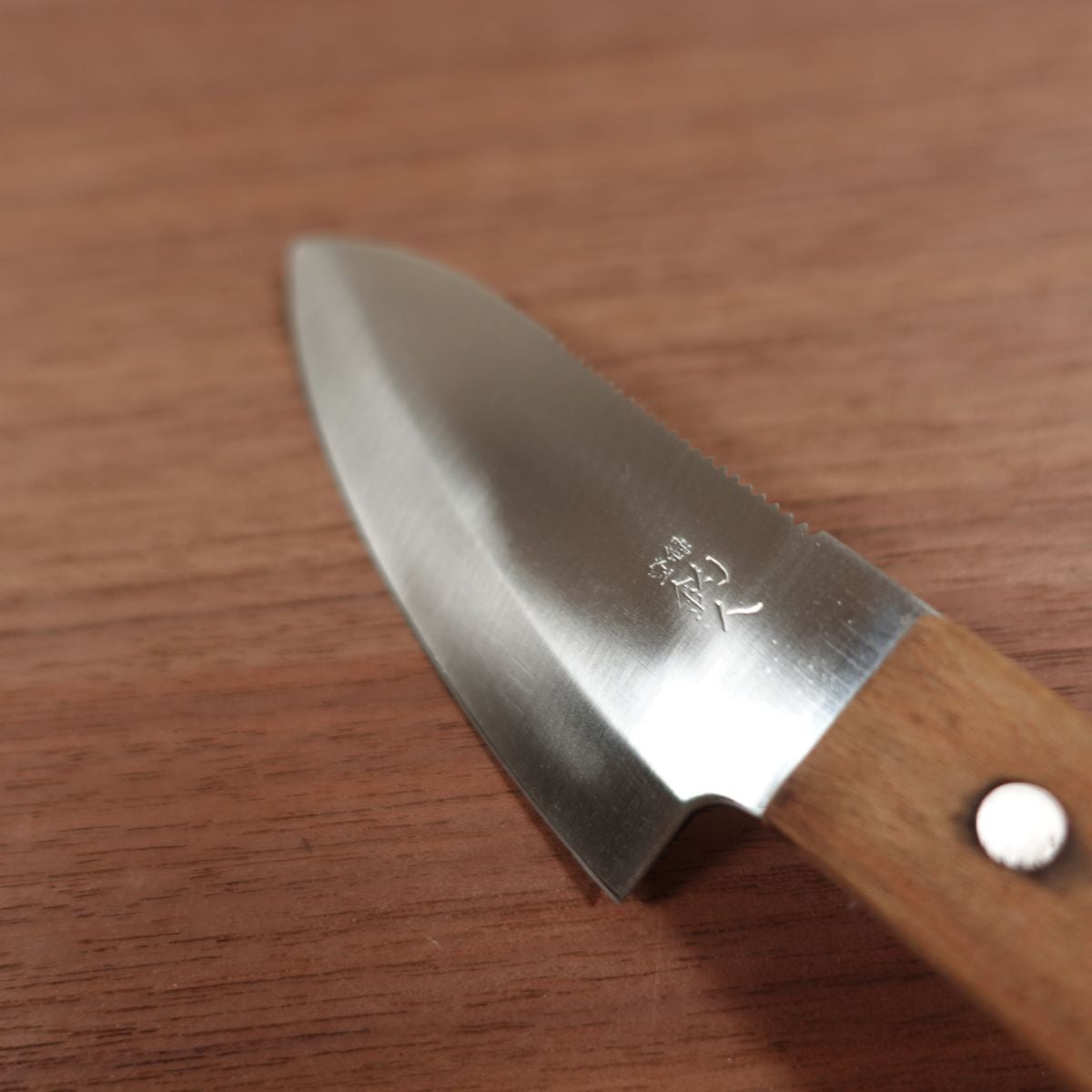 Tsuribito Aji-Kiri Knife, Sharpened, Double Bevel, Stainless Steel, Serrated, Sheath Included, Ko-Deba Knife, 100mm