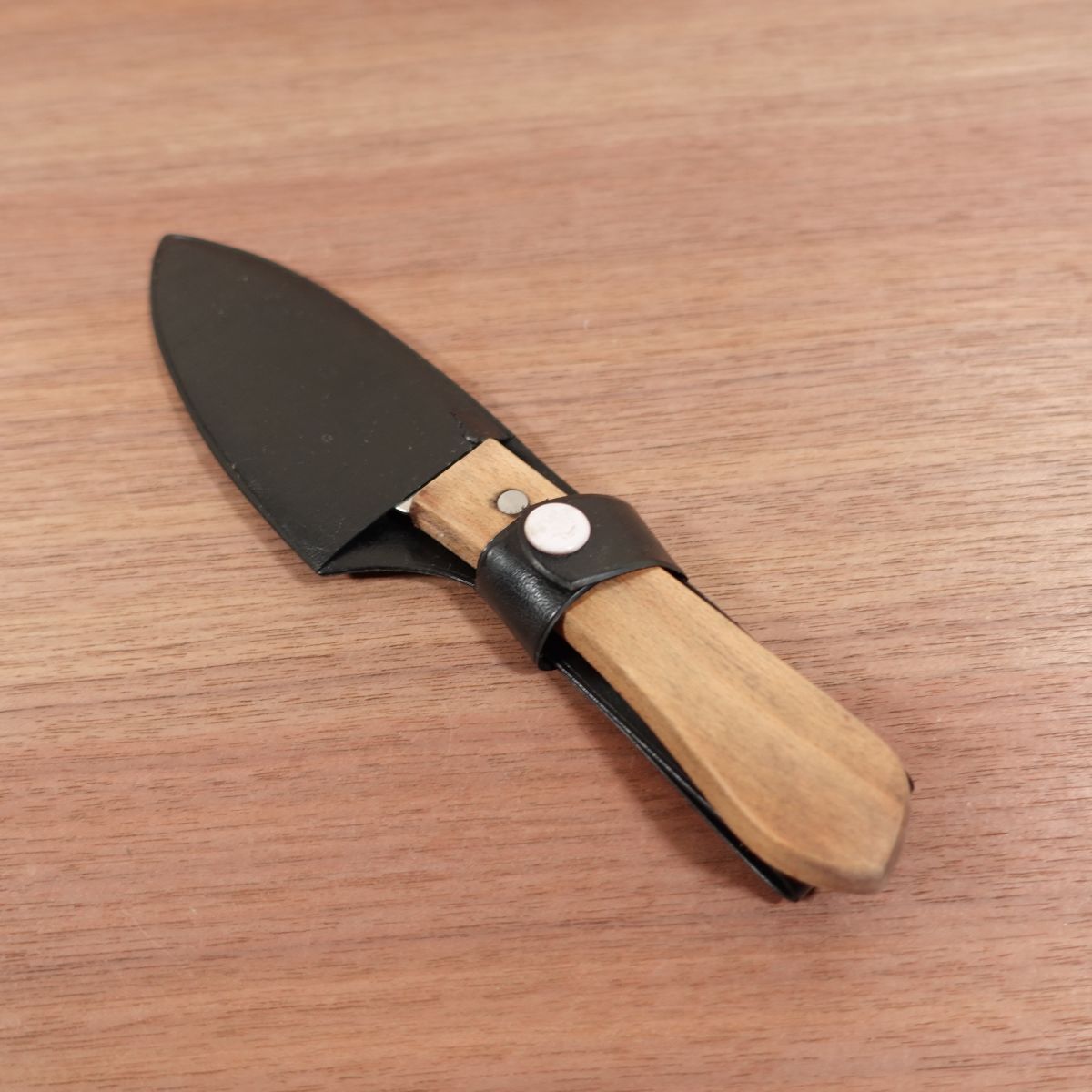 Tsuribito Aji-Kiri Knife, Sharpened, Double Bevel, Stainless Steel, Serrated, Sheath Included, Ko-Deba Knife, 100mm