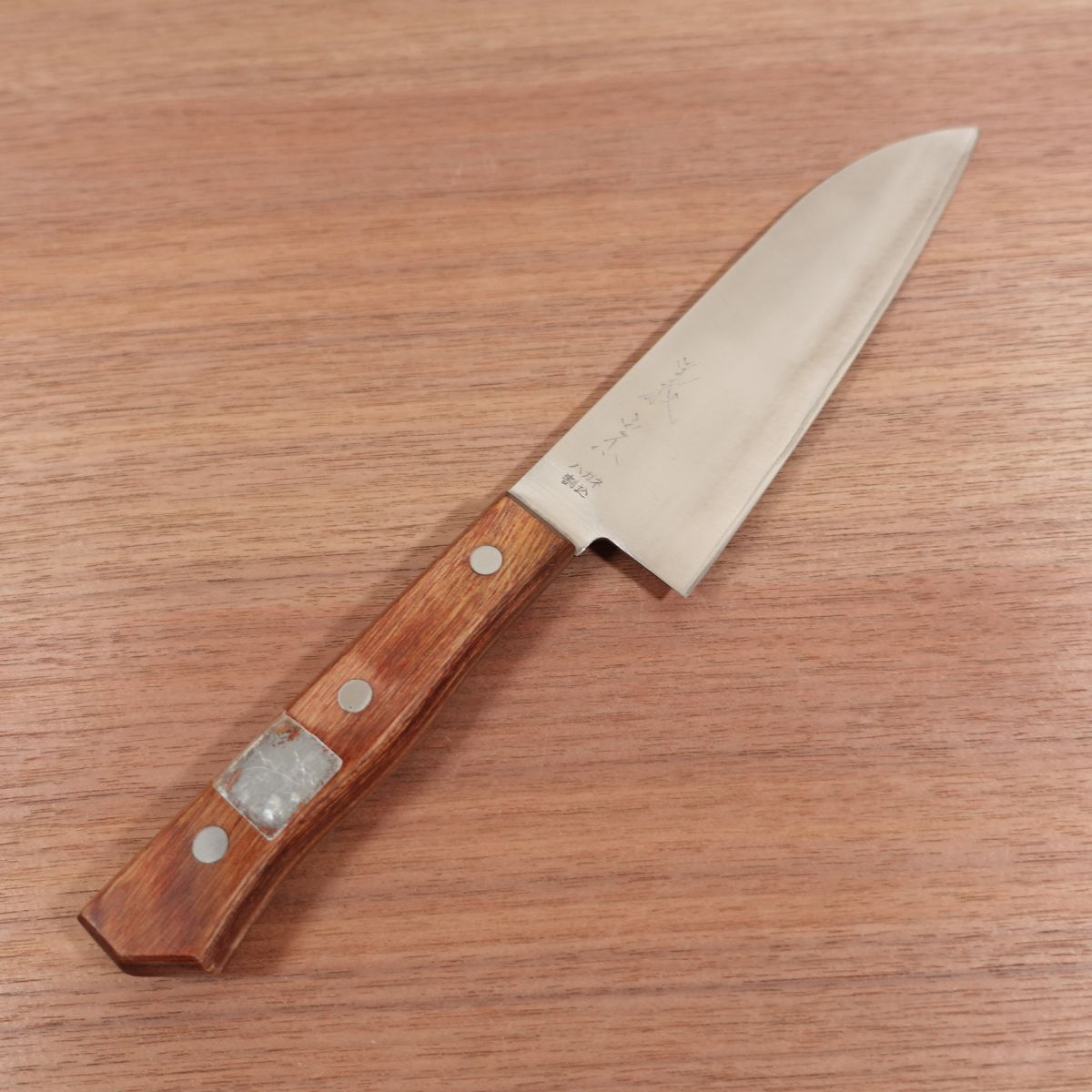 Yoshimune Santoku Knife, Sharpened, Carbon Steel Laminated, All-Purpose Knife, Sticker on Handle, 160mm