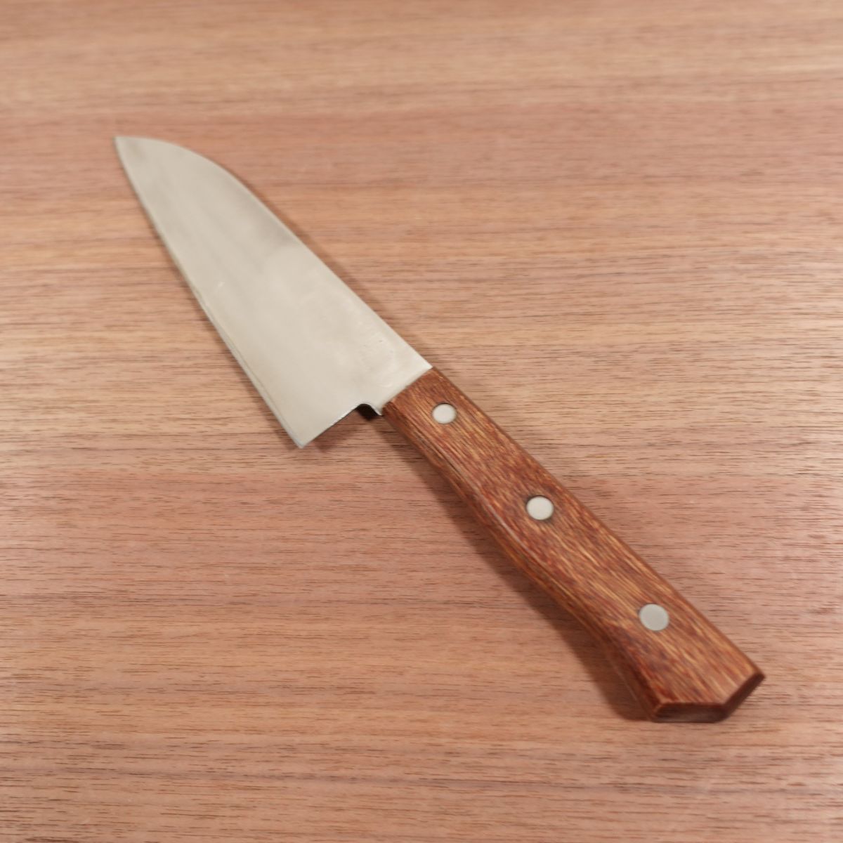 Yoshimune Santoku Knife, Sharpened, Carbon Steel Laminated, All-Purpose Knife, Sticker on Handle, 160mm