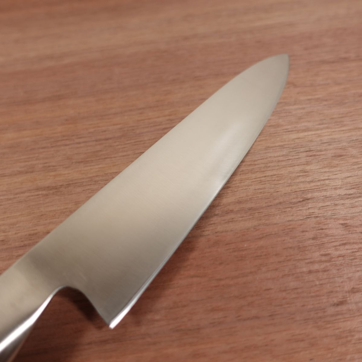 GLOBAL G-2 Gyuto Knife, Sharpened, Stainless Steel, All-Purpose Knife, Yoshida Metal Industry, 205mm