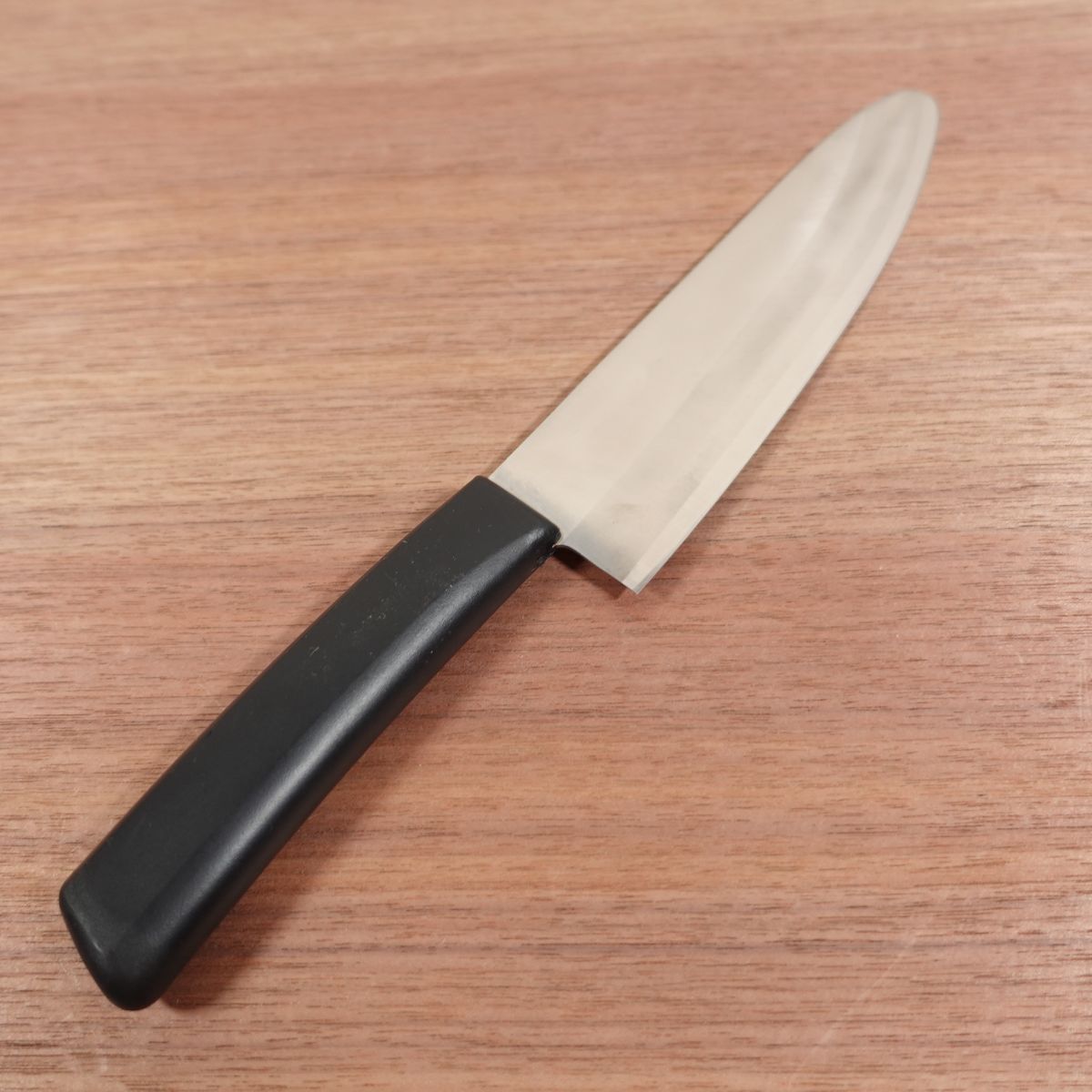 Sakai Sadamine Santoku Knife, Sharpened, Made in Japan, All-Purpose Knife, Rounded Tip, Stainless Steel, Lightly Used, 170mm