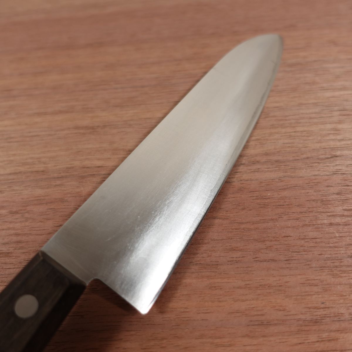 Sakaiya Isshin Santoku Knife, Sharpened, All-Purpose Knife, Hon-Warikomi, Sakaiya Isshin Saku, 180mm