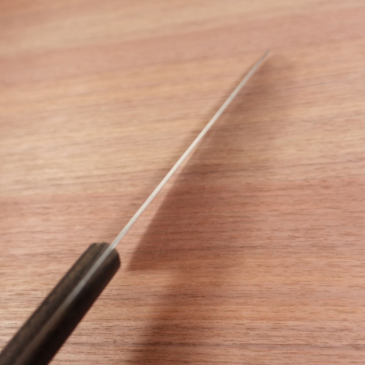 Sakaiya Isshin Santoku Knife, Sharpened, All-Purpose Knife, Hon-Warikomi, Sakaiya Isshin Saku, 180mm