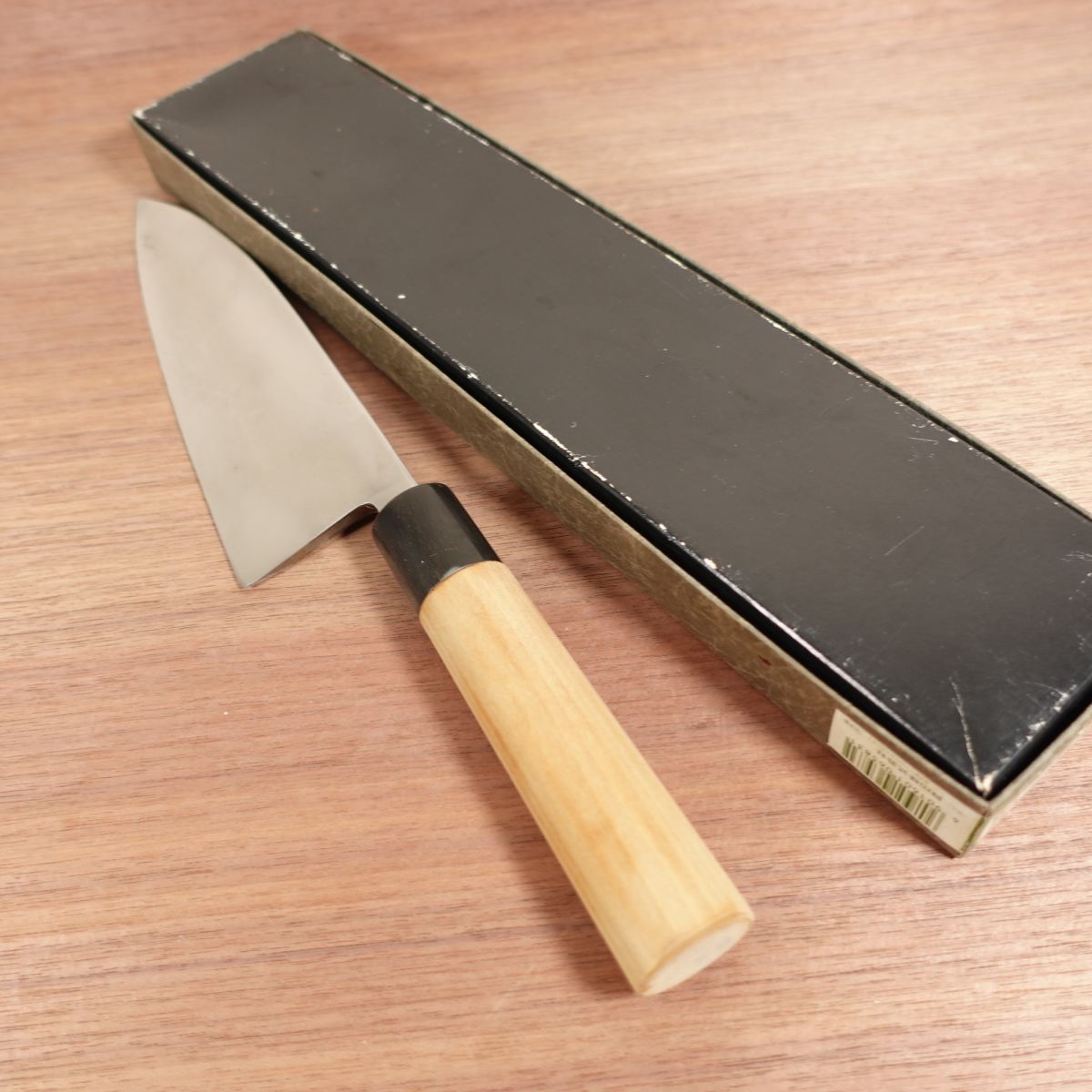 Seki Magoroku Deba Knife, Sharpened, Water Buffalo Handle, Composite Stainless Steel, Hon-Tanzo, Box Included, Unused Stored Item, Single Bevel, 185mm