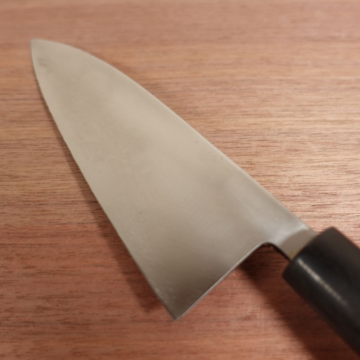 Seki Magoroku Deba Knife, Sharpened, Water Buffalo Handle, Composite Stainless Steel, Hon-Tanzo, Box Included, Unused Stored Item, Single Bevel, 185mm