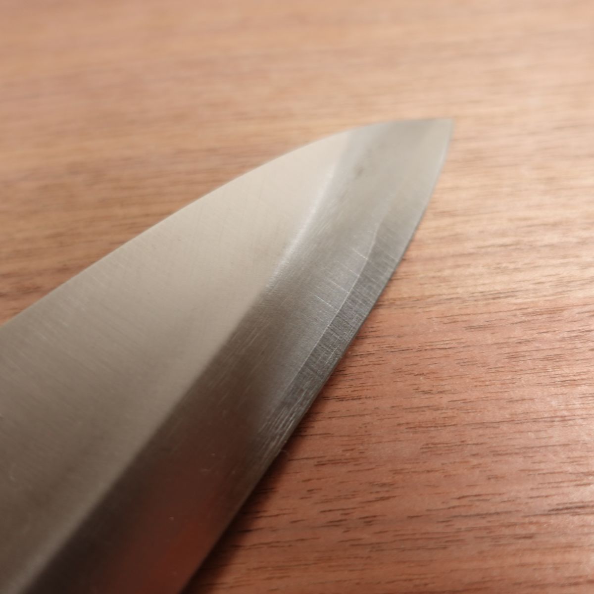 Seki Magoroku Deba Knife, Sharpened, Water Buffalo Handle, Composite Stainless Steel, Hon-Tanzo, Box Included, Unused Stored Item, Single Bevel, 185mm