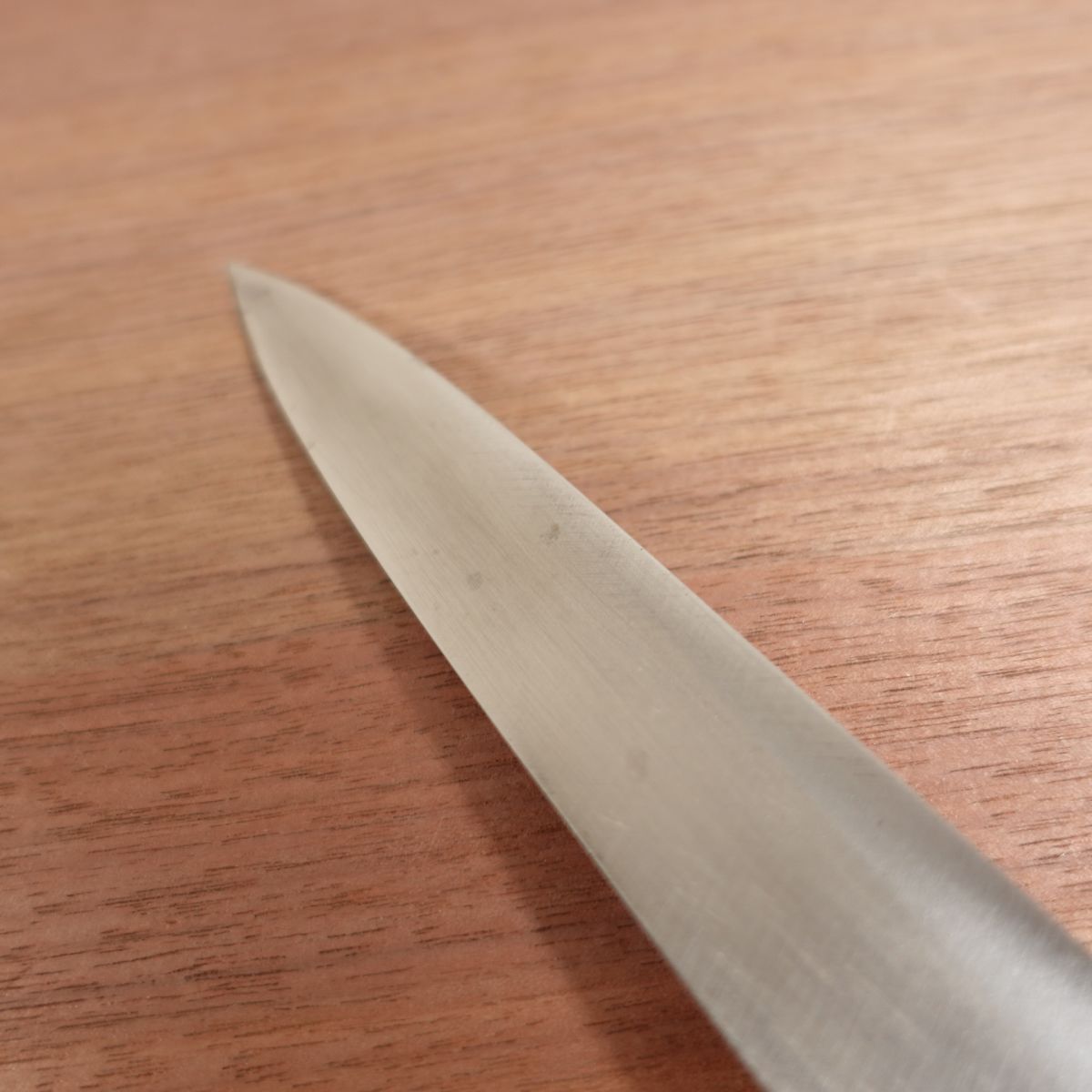 Kiya Yanagiba Knife, Sharpened, Hand-Forged Sashimi Knife, Box Included, Nearly Unused Stored Item, Carbon Steel, Single Bevel, 210mm