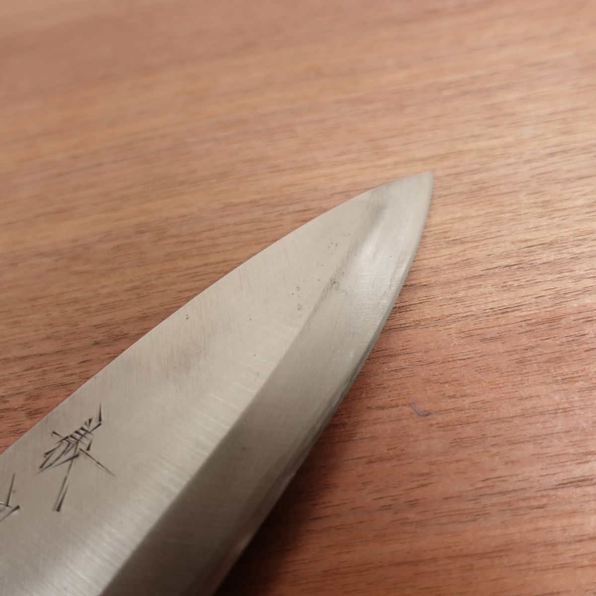 Yoshimaru Deba Knife, Sharpened, Yoshimaru Bessaku, Box Included, Very Light Use, Hammer Marks, Carbon Steel, Single Bevel, 170mm