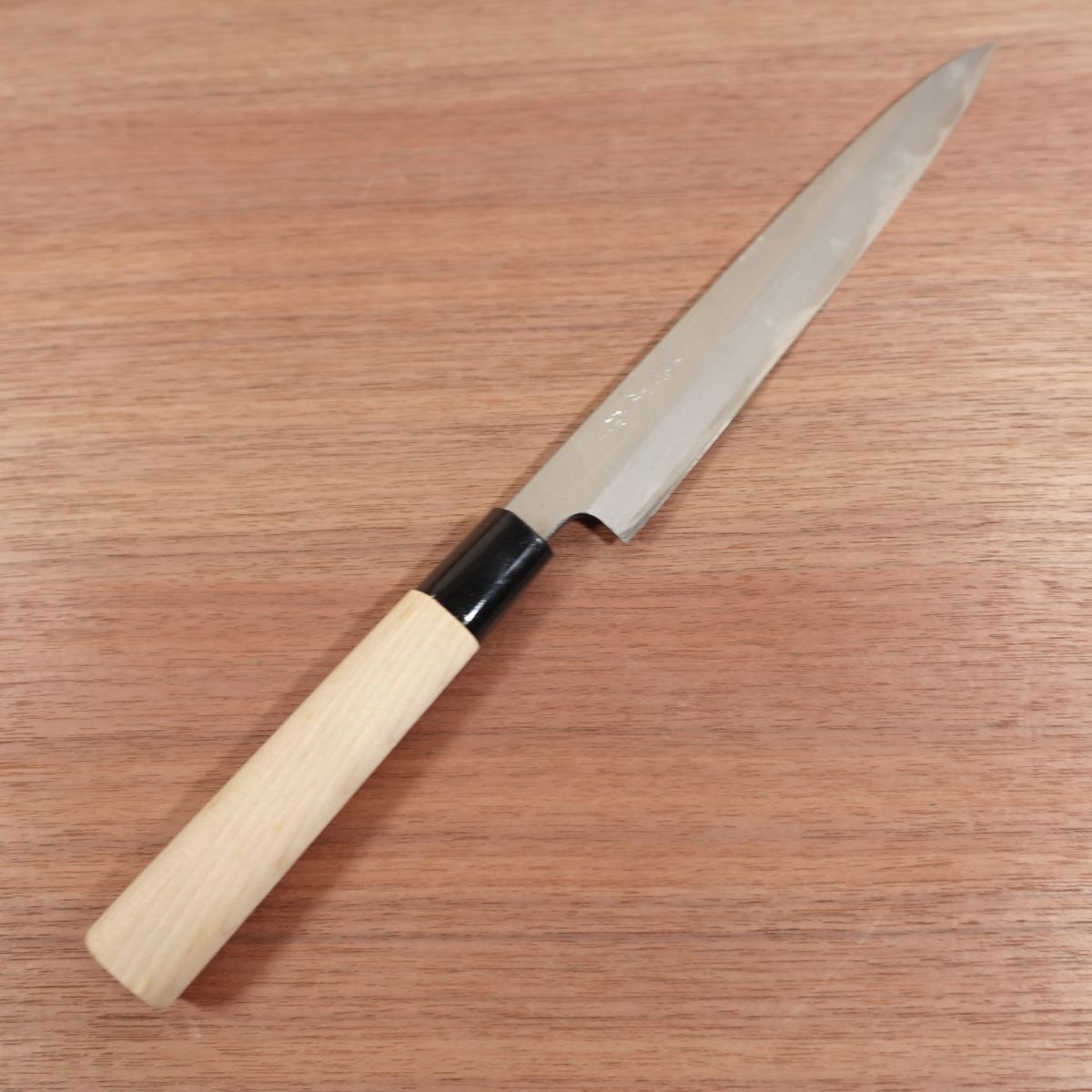 Yoshitsugu Yanagiba Knife, Sharpened, Yoshitsugu Saku, Sashimi Knife, Carbon Steel, Single Bevel, Nearly Unused Stored Item, 210mm