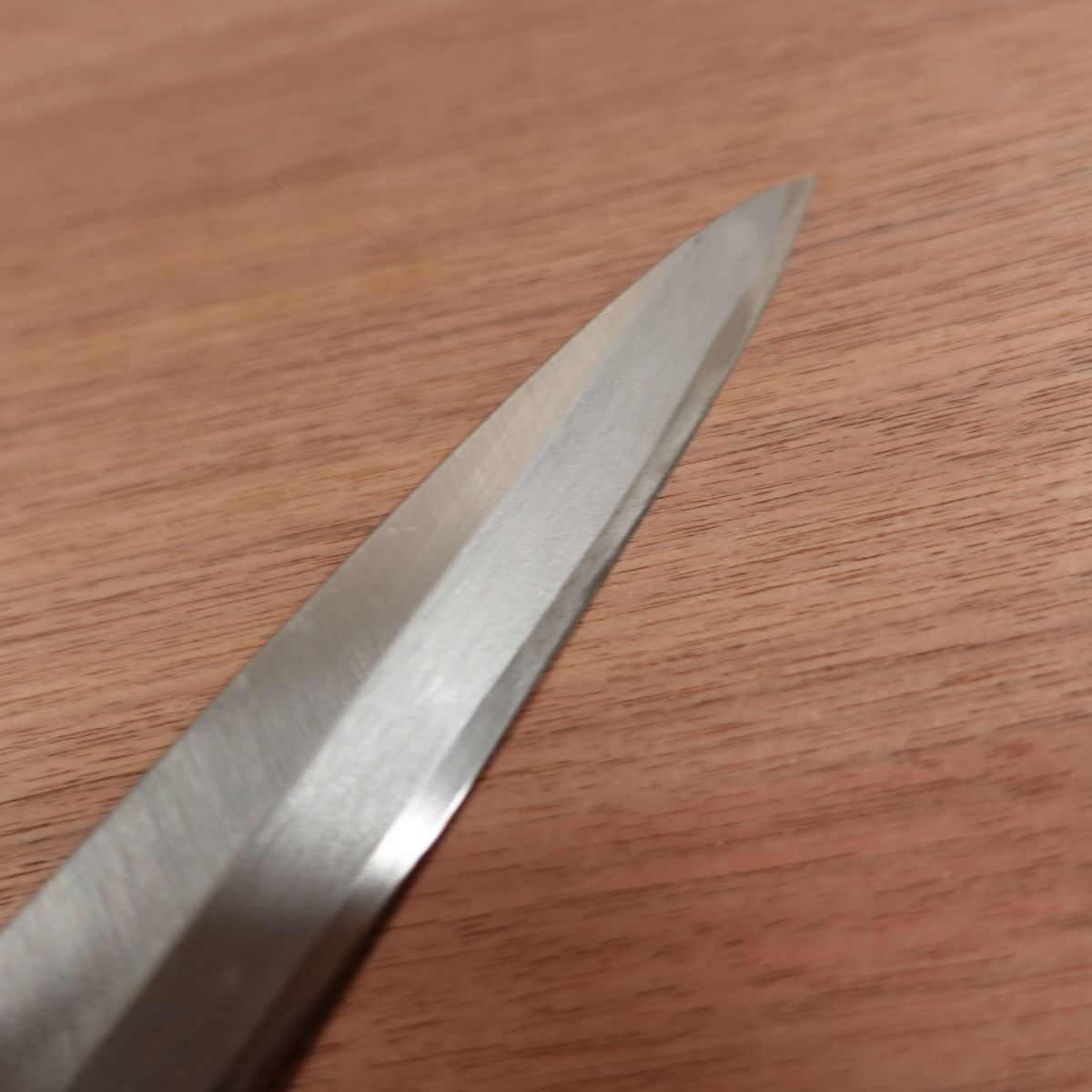 Yoshitsugu Yanagiba Knife, Sharpened, Yoshitsugu Saku, Sashimi Knife, Carbon Steel, Single Bevel, Nearly Unused Stored Item, 210mm
